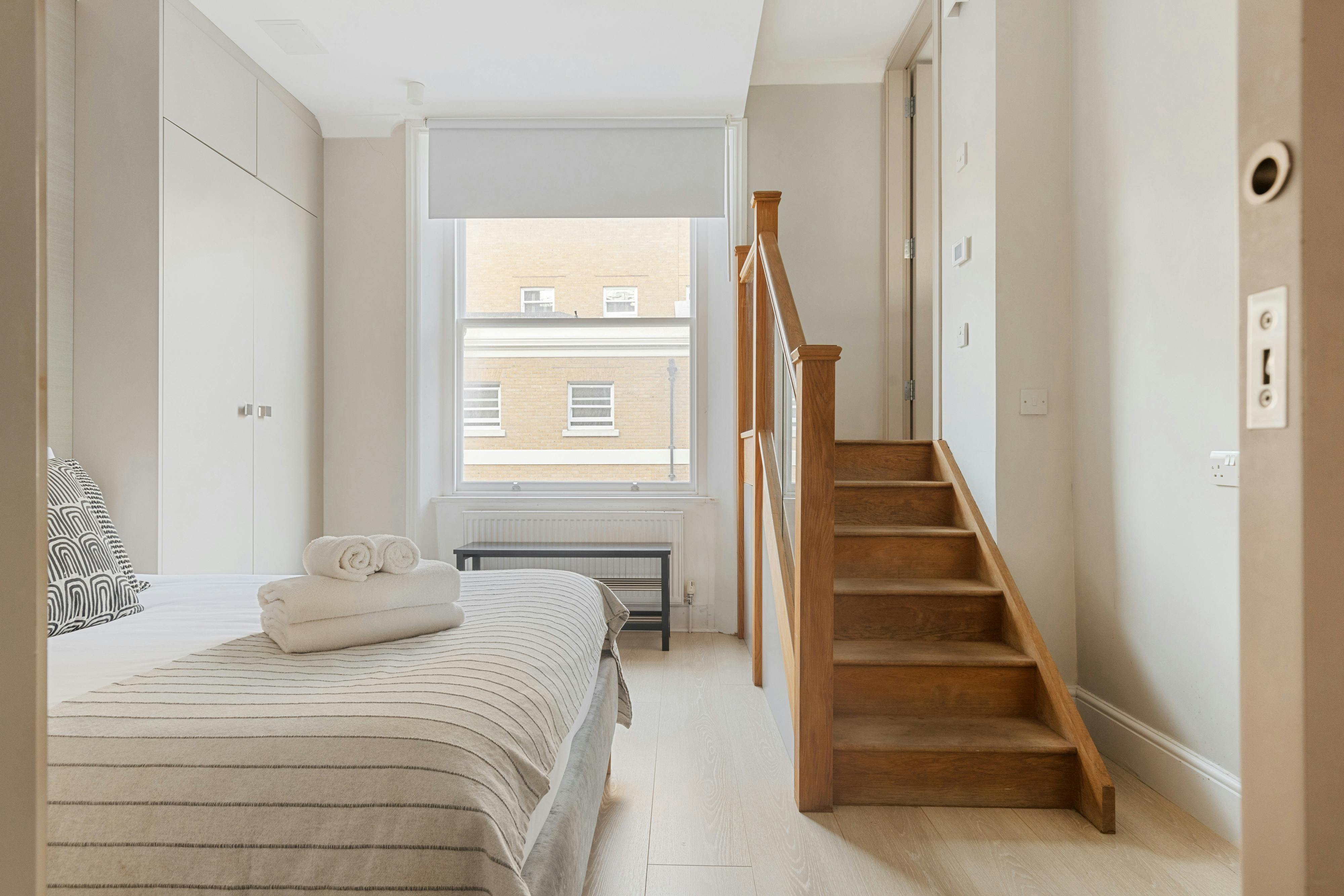 Apartment for rent for £7,003 per month in London, Gloucester Road
