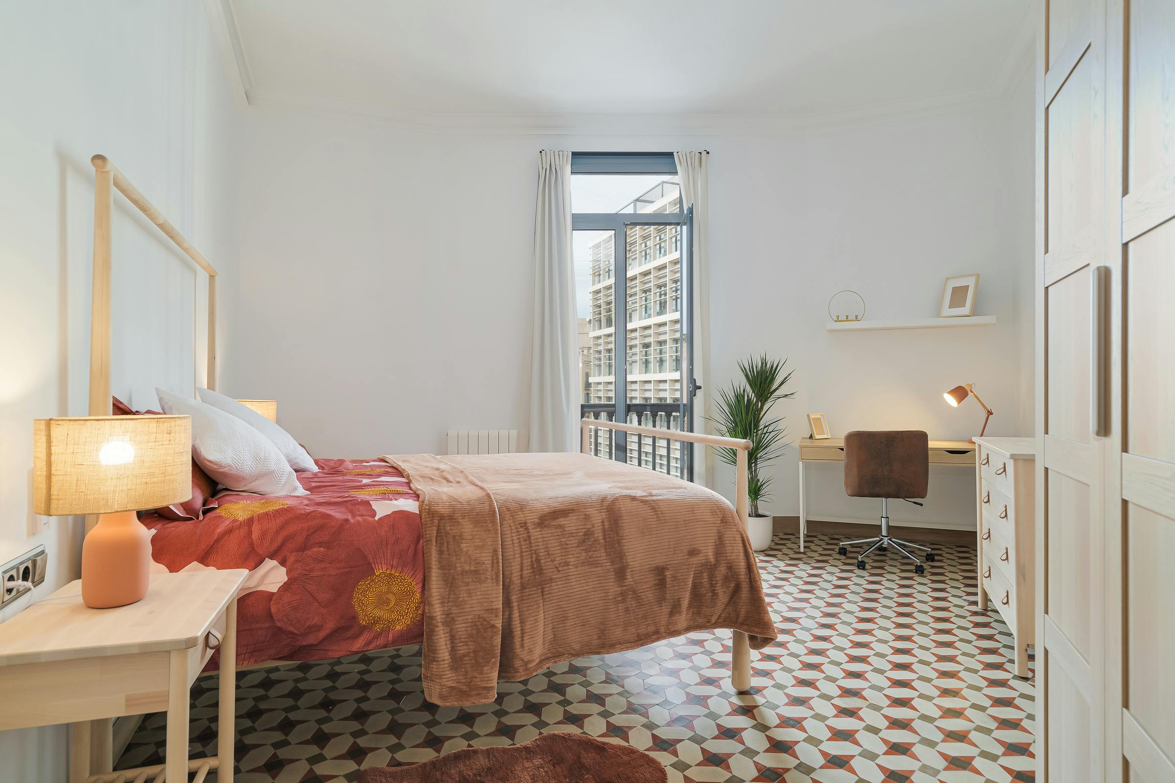 Carrer de Roger de Llúria, Barcelona preview