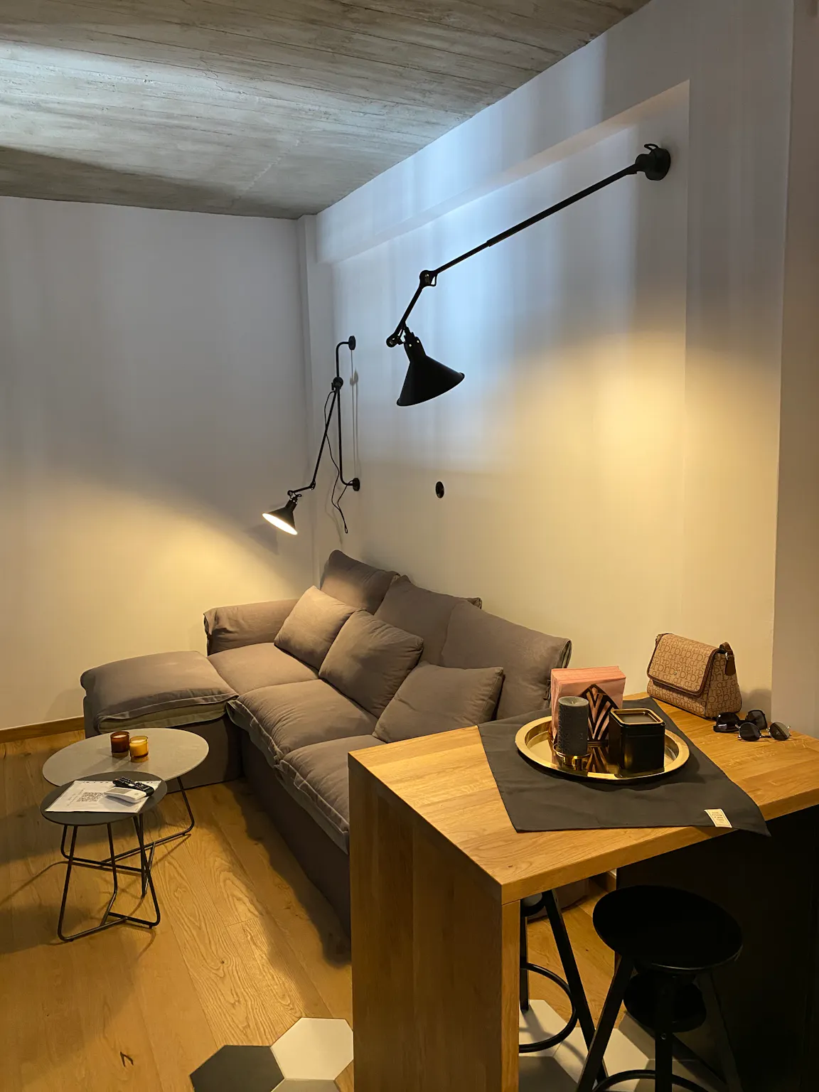 Thiseos, Kallithéa preview