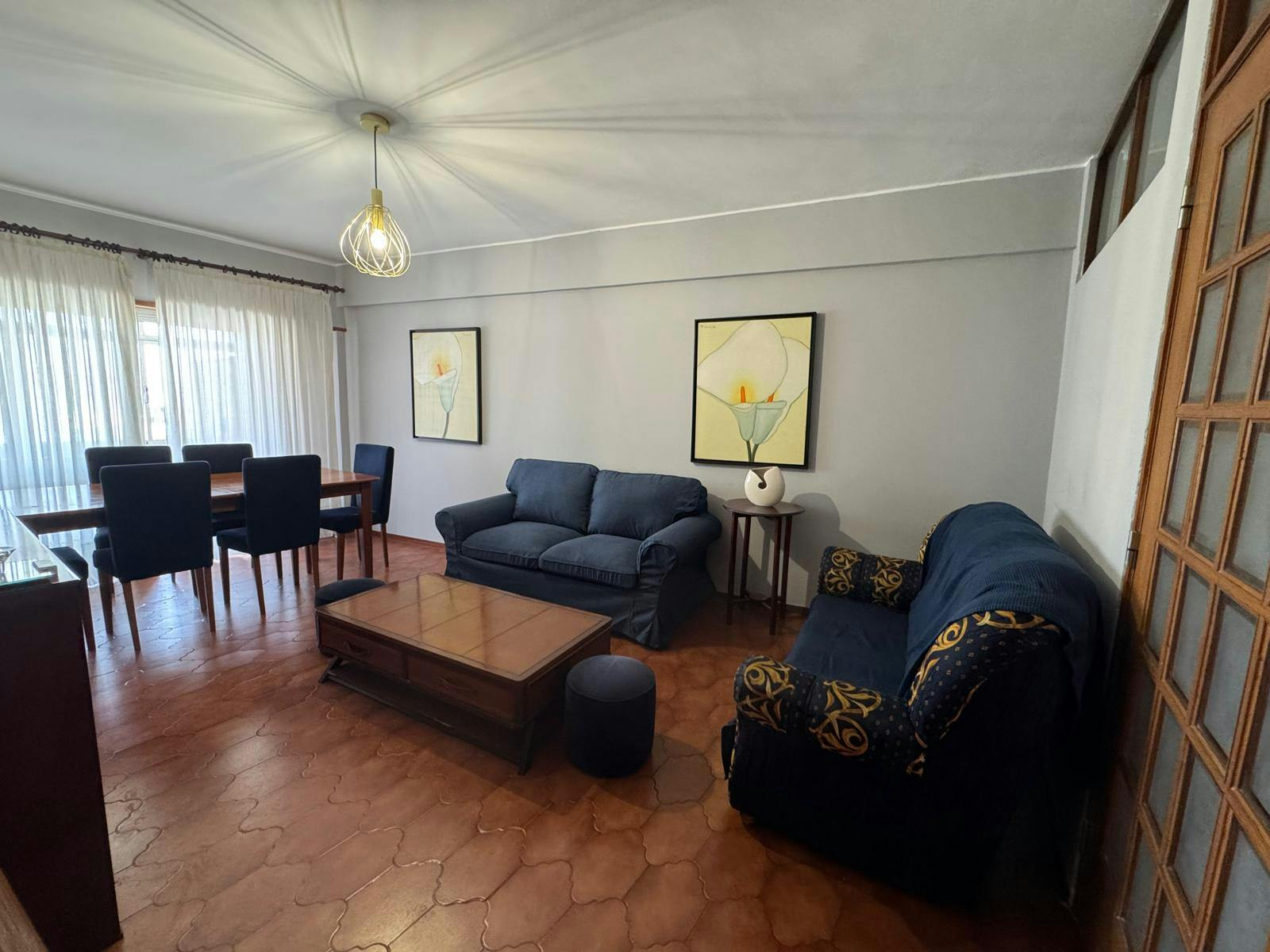 Apartment for rent for €1,190 per month in Porto, Rua de Santa Catarina