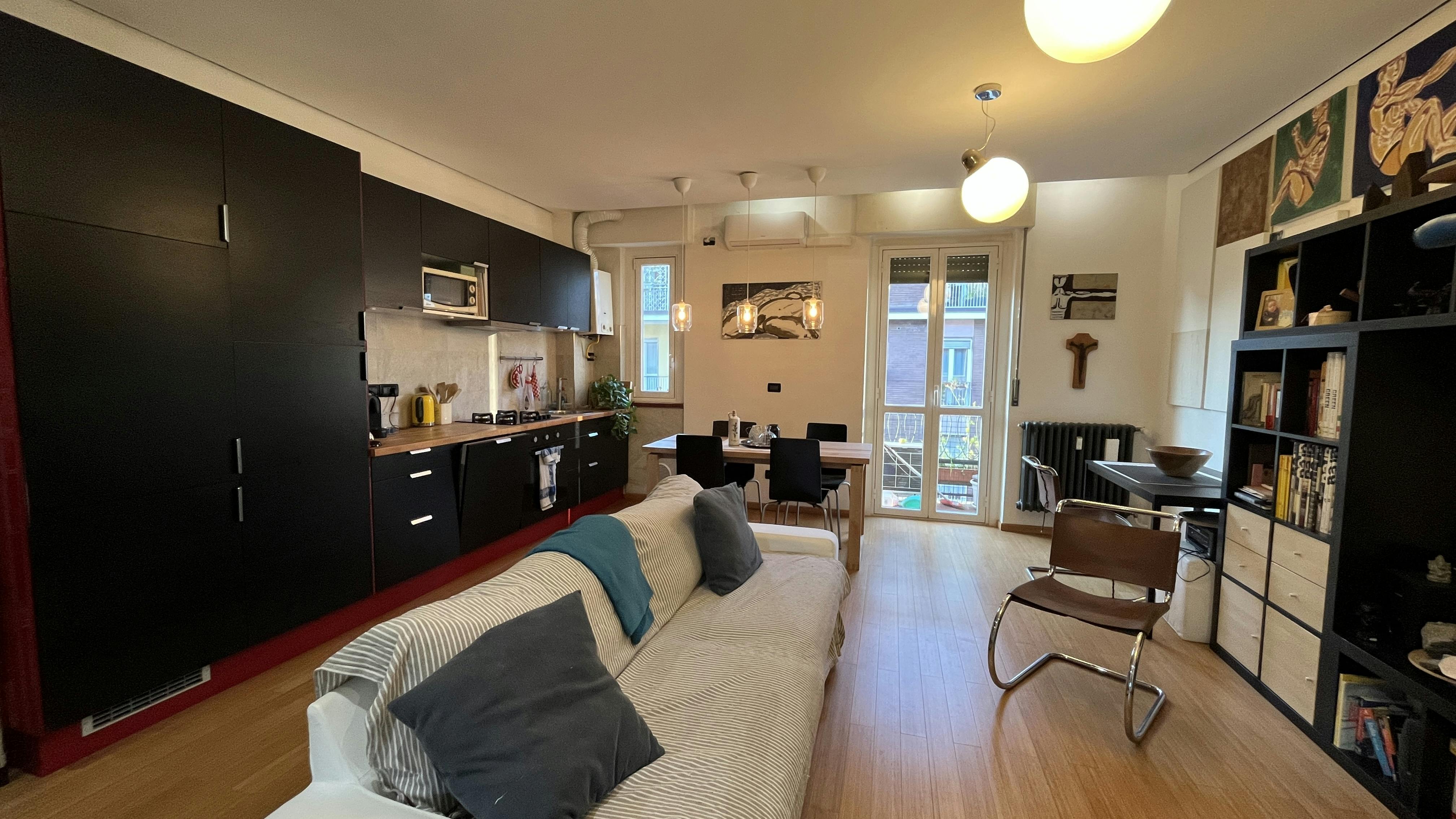 Apartment for rent for €1,550 per month in Milan, Via Legnone