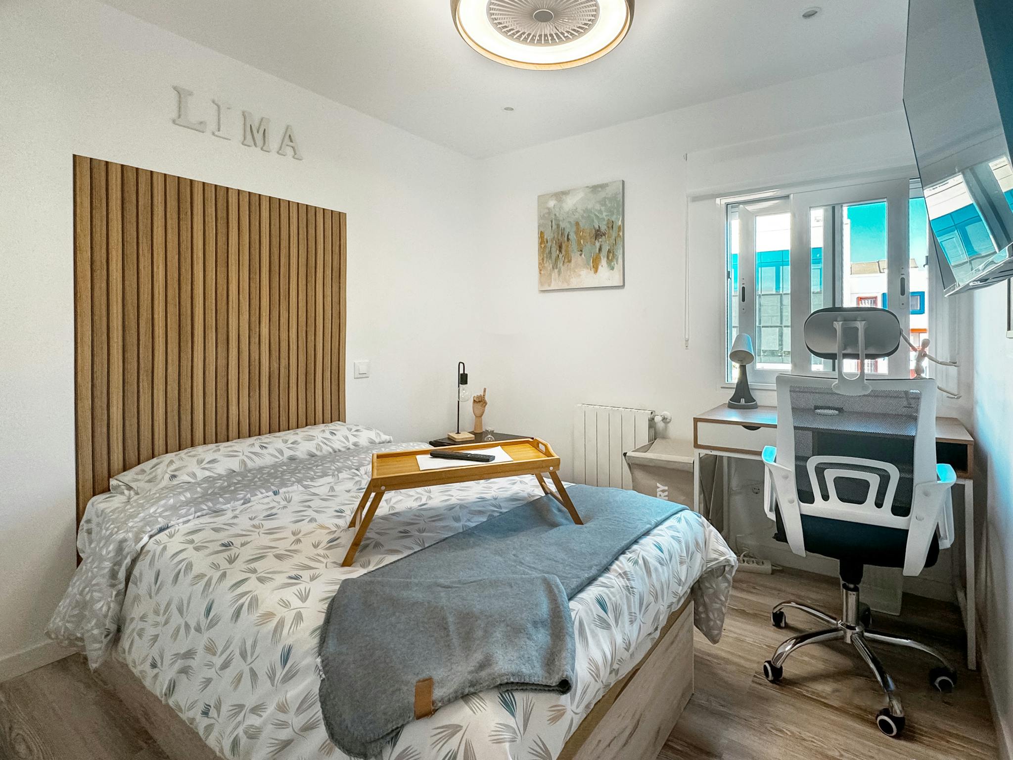 Calle de Valdecanillas, Madrid preview