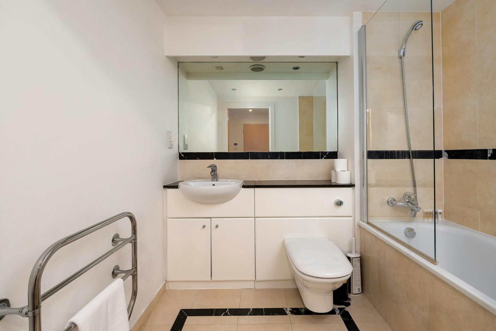 Apartment London, 2 beds — photo 13