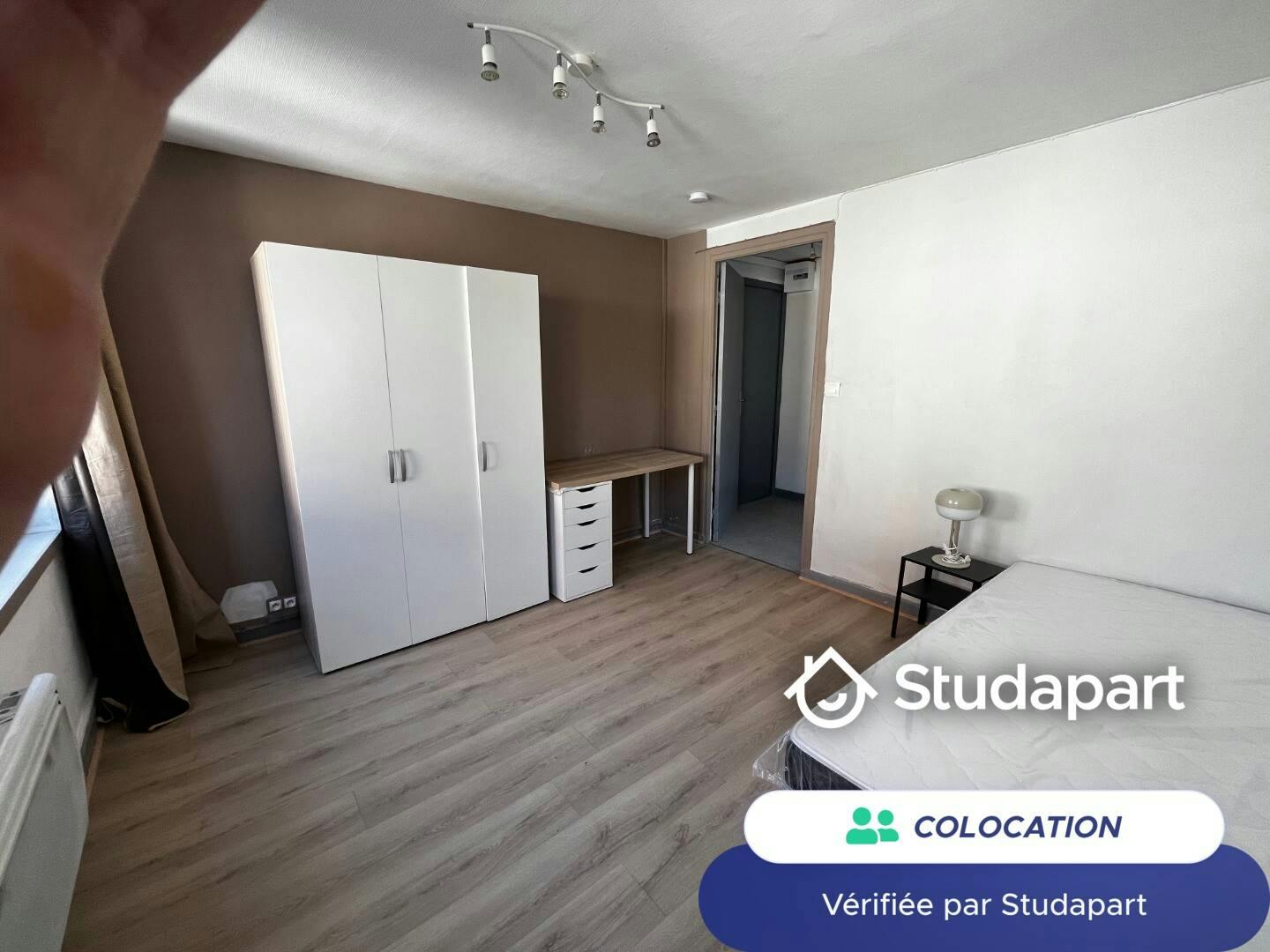 Private room for rent on Rue Léon Gambetta, Lille - Vue 3