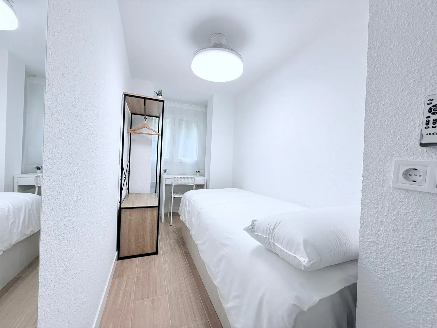 Private room in Calle del Puerto del Bruch, Madrid (1617039) ROOM 1
