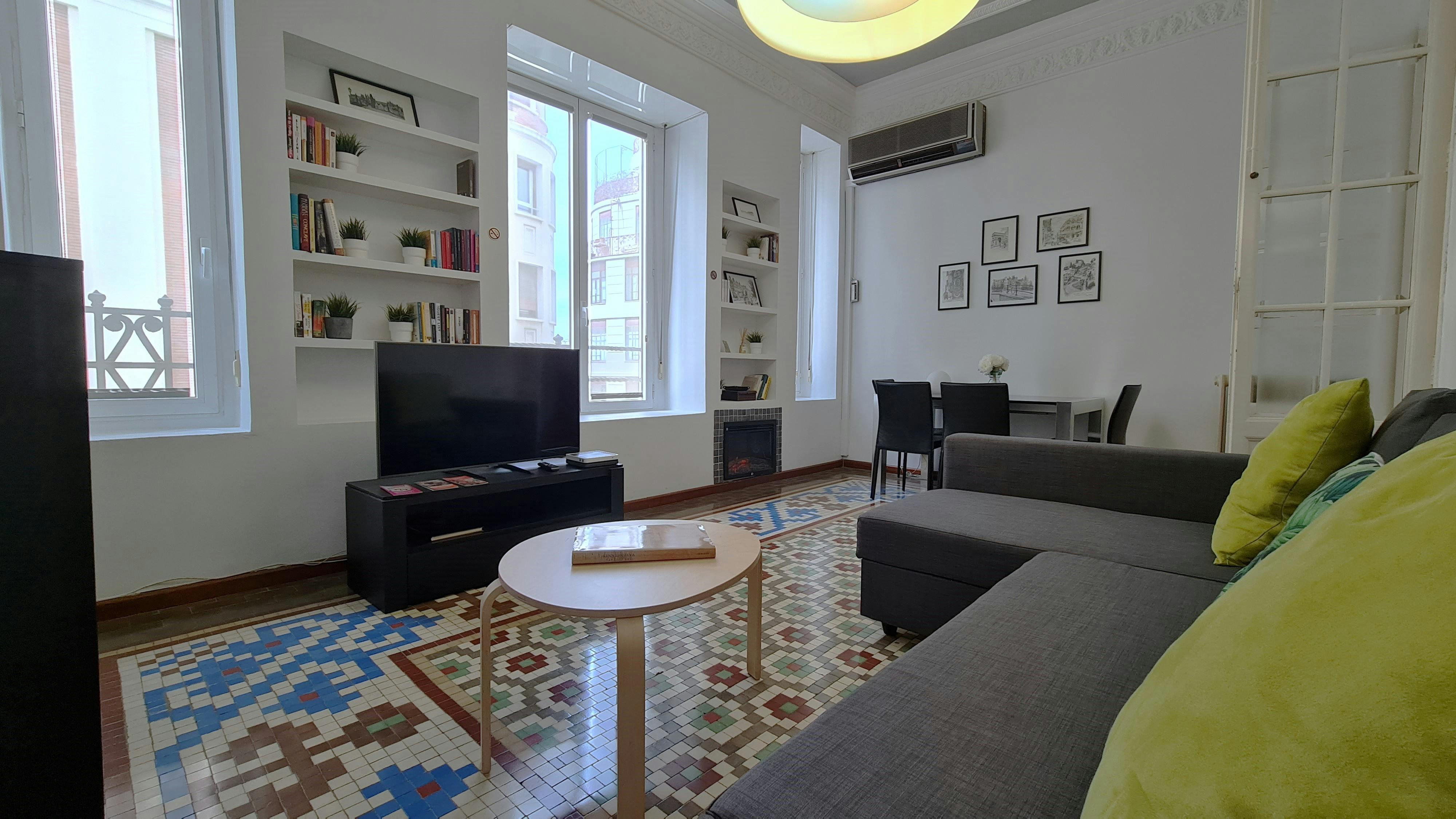 Apartment for rent for €1,700 per month in Valencia, Plaça de l'Ajuntament