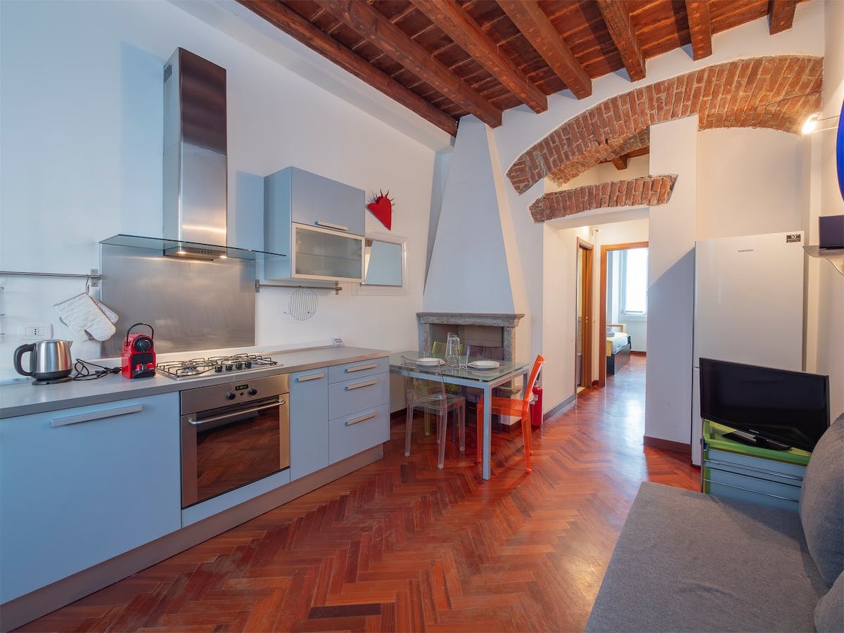 Via Pietro Custodi, Milan