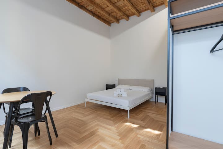 Via Ascanio Sforza, Milan