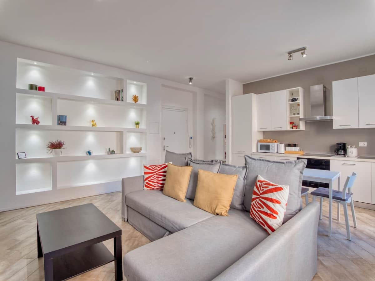 Via Lazzaro Spallanzani, Milan