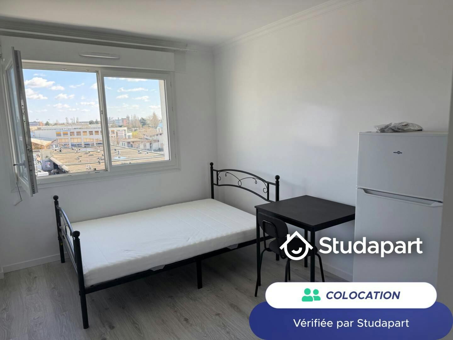 Отдельная комната сдается в аренду за 480 € в месяц в Mantes-la-Jolie, Rue Pierre de Ronsard