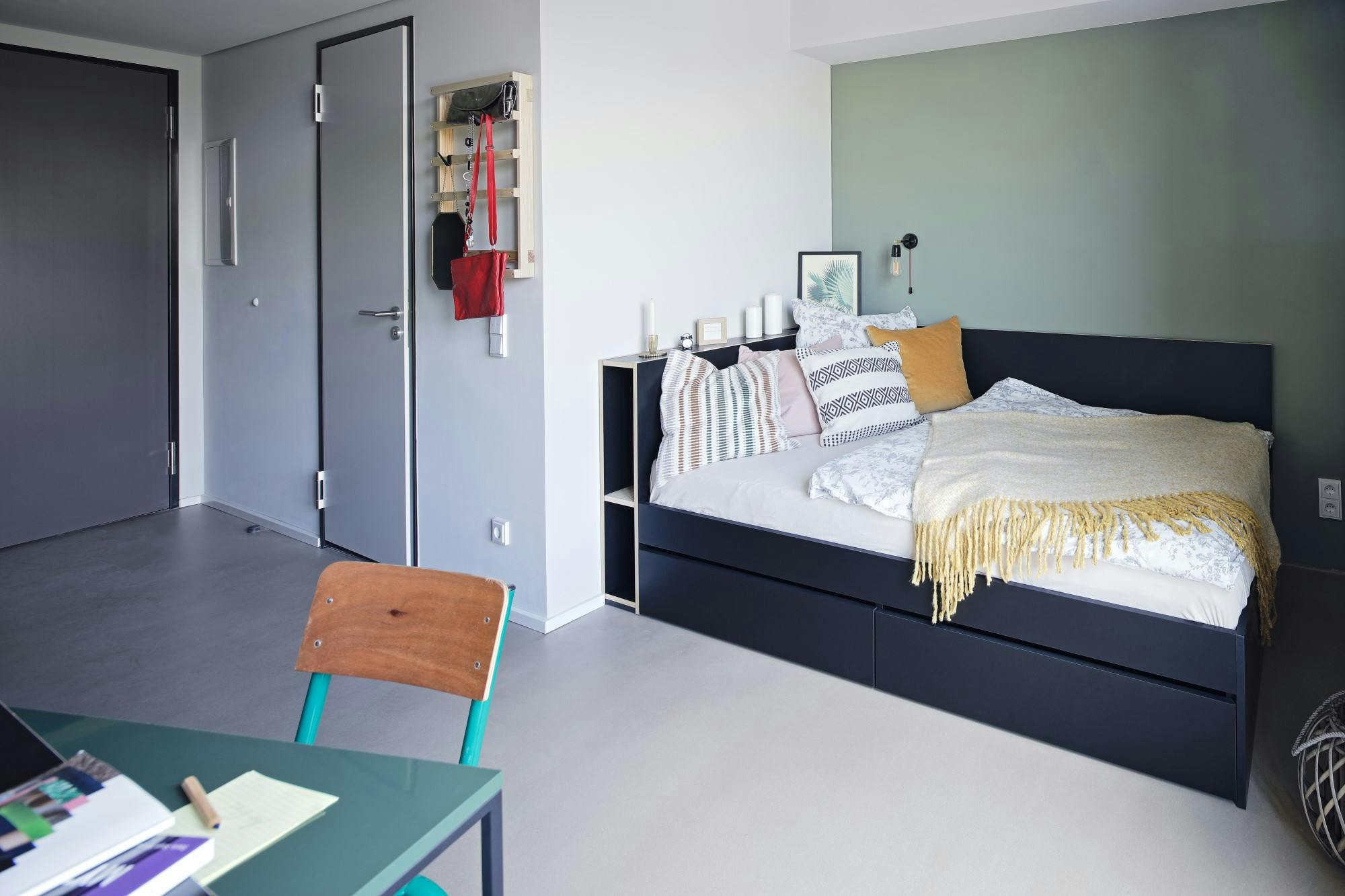 Building for rent for €877 per month in Frankfurt am Main, Marie-Curie-Straße