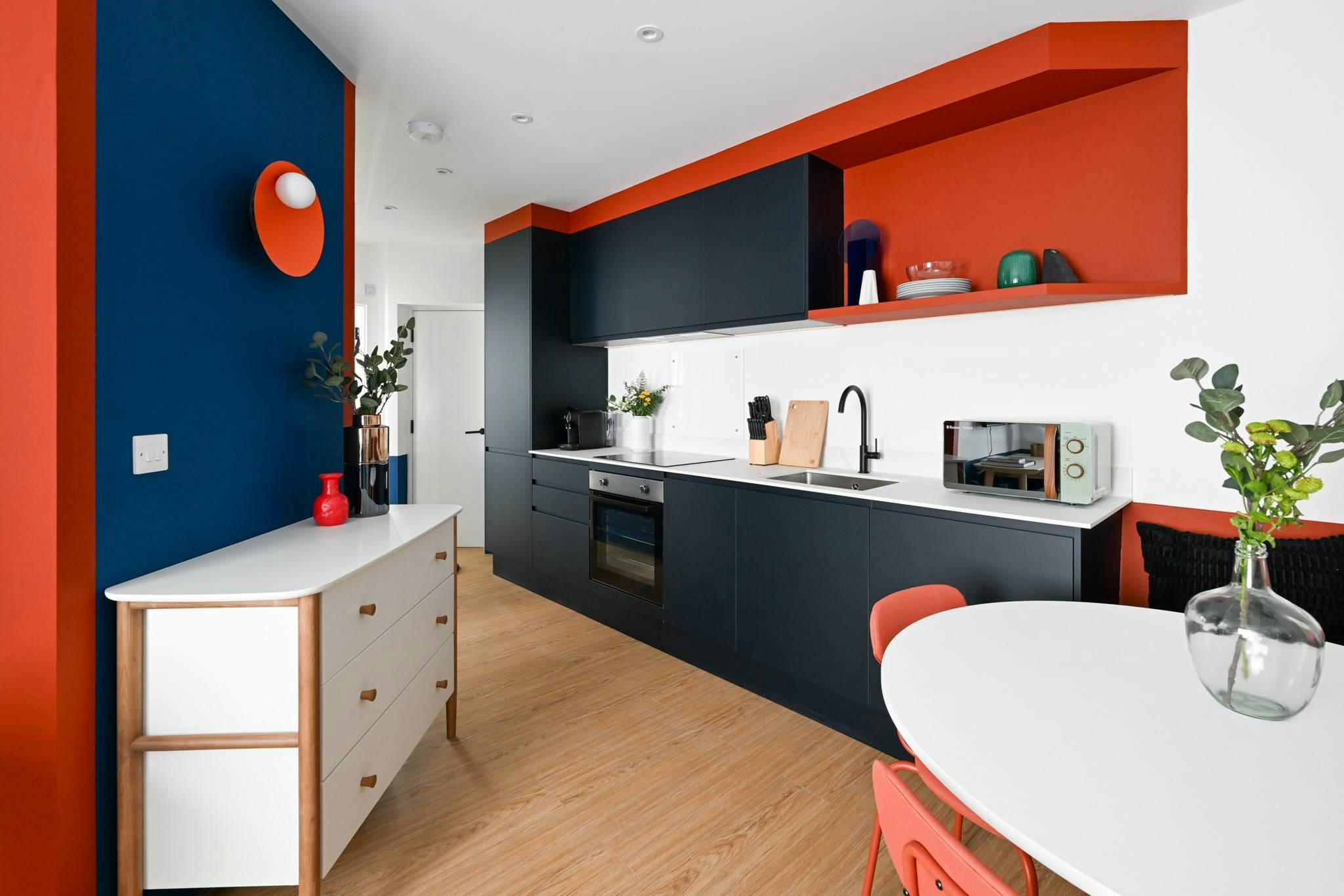 Apartment for rent for €6,258 per month in London, City Garden Row