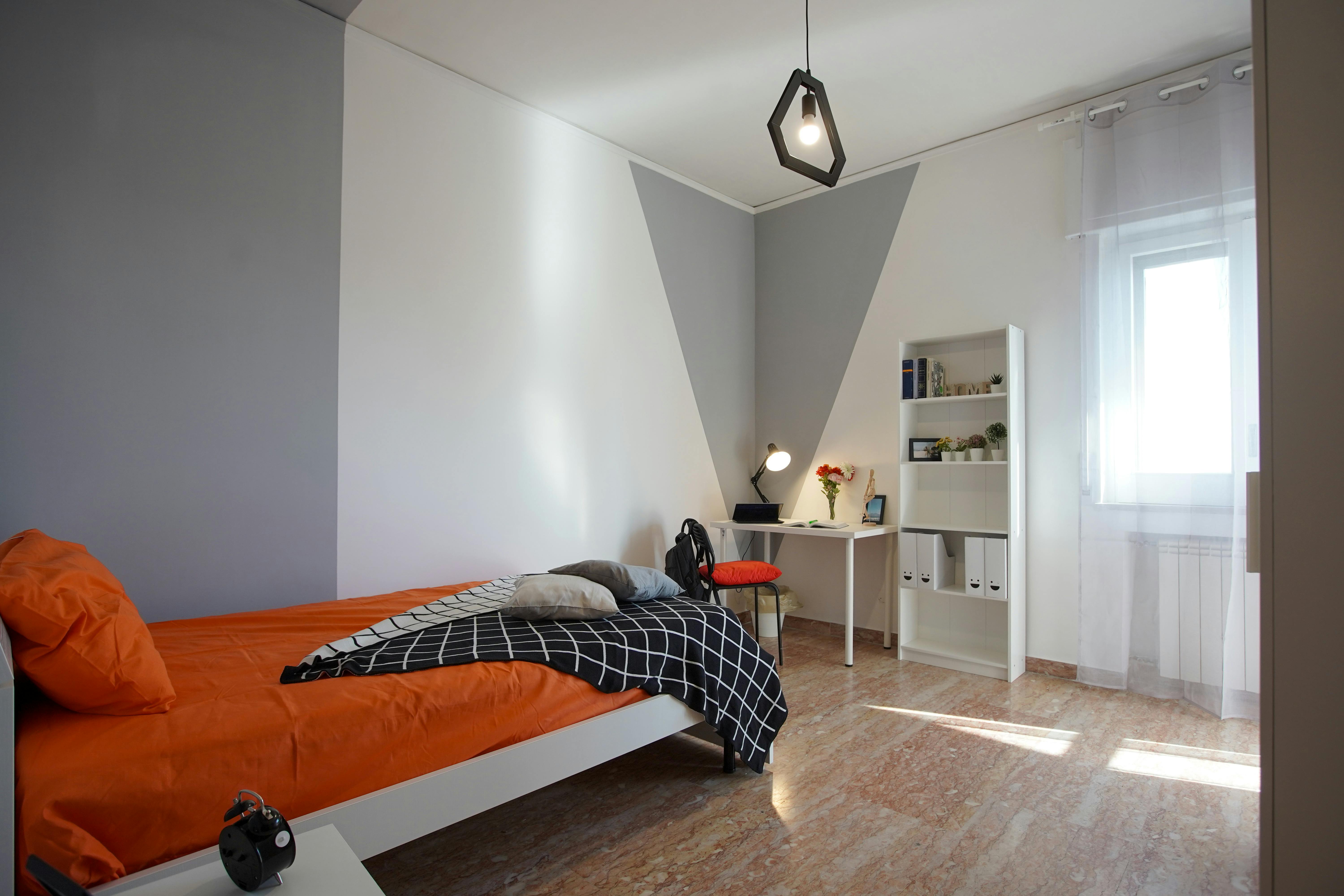 Via Pietro Castellino, Naples