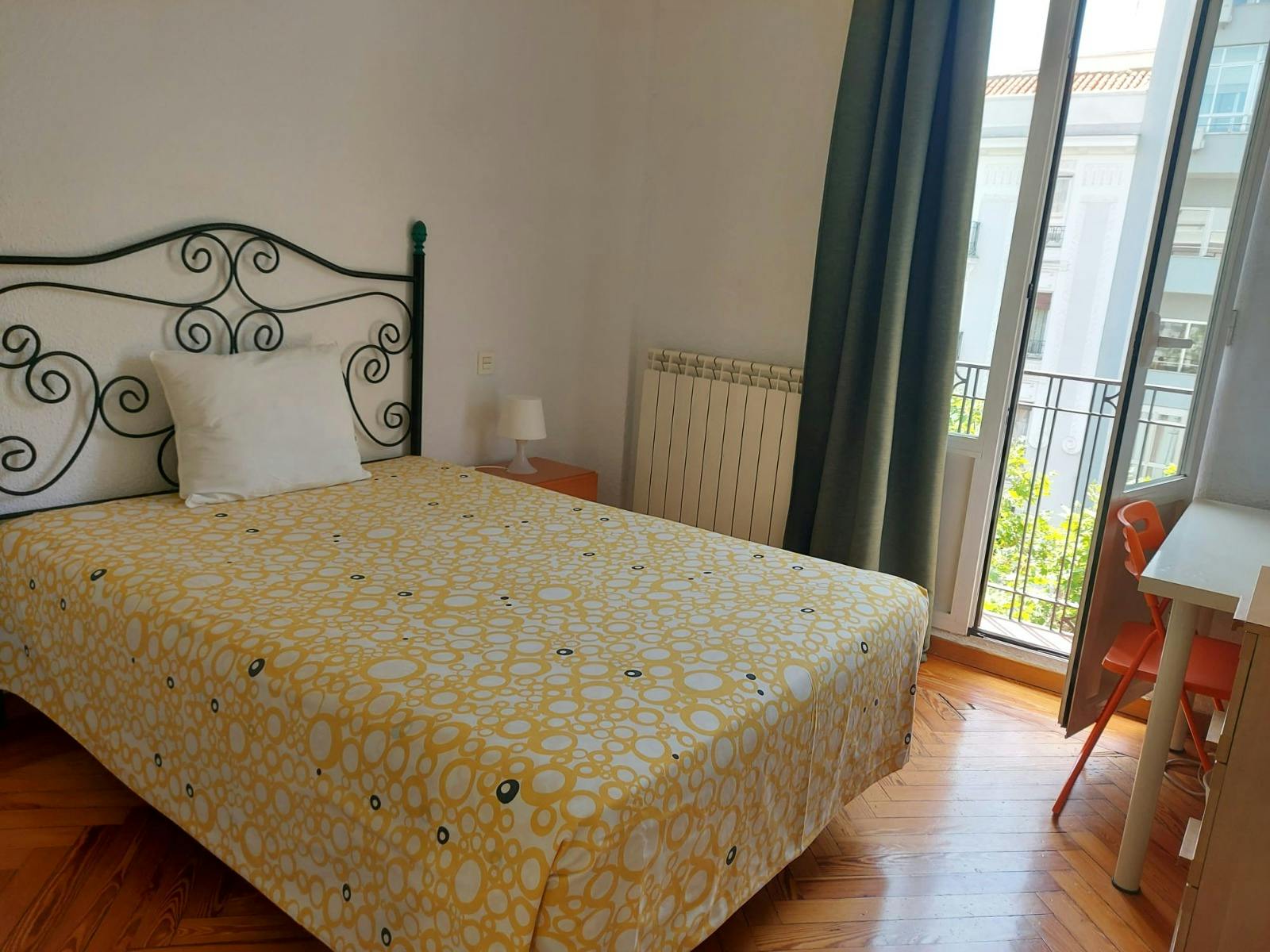 Habitación privada en alquiler por 590 € al mes en Chamberí, Paseo del General Martínez Campos