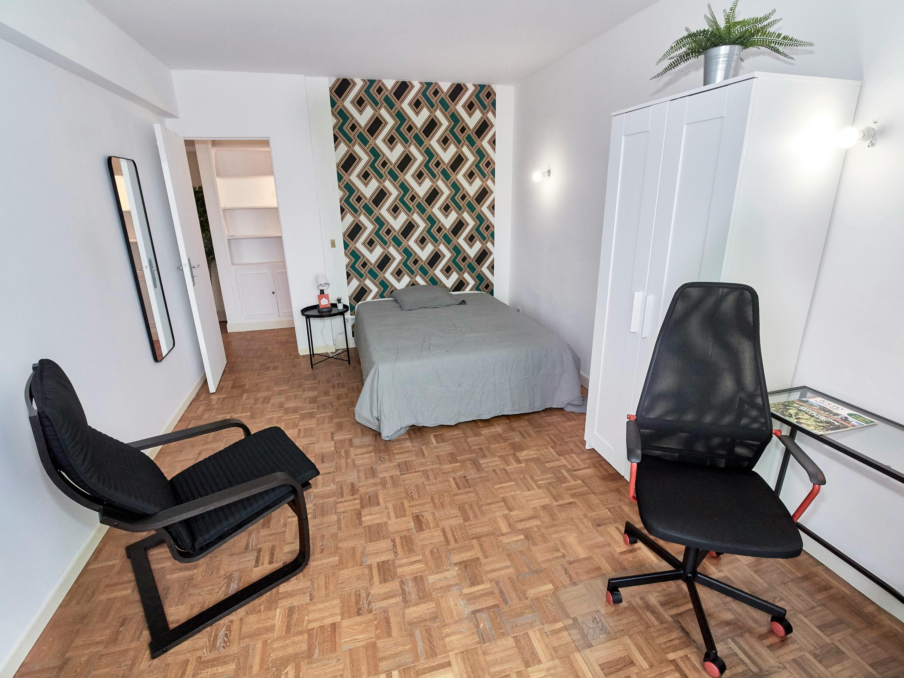 Private room for rent on Rue Yvart, Paris - Vue 3