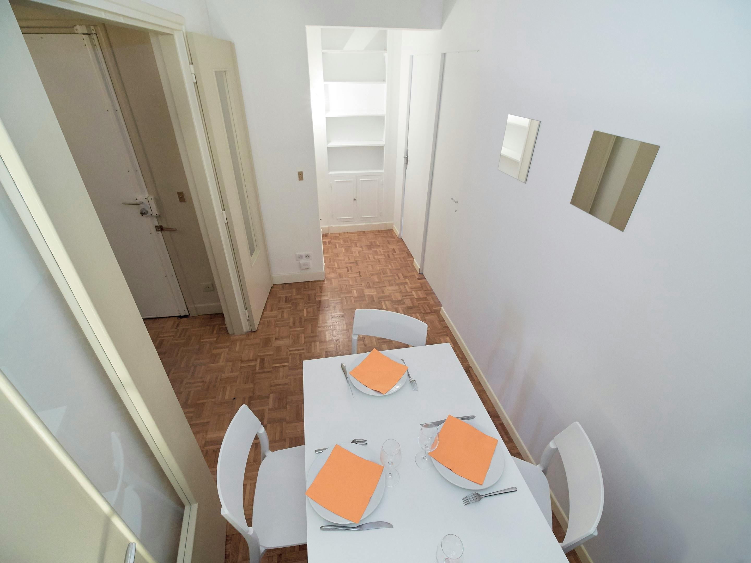 Private room for rent on Rue Yvart, Paris - Vue 5
