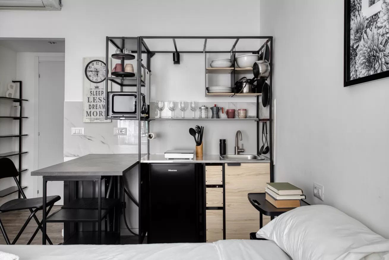 Studio for rent for €40 per month in Milan, Via Giuseppe Tartini