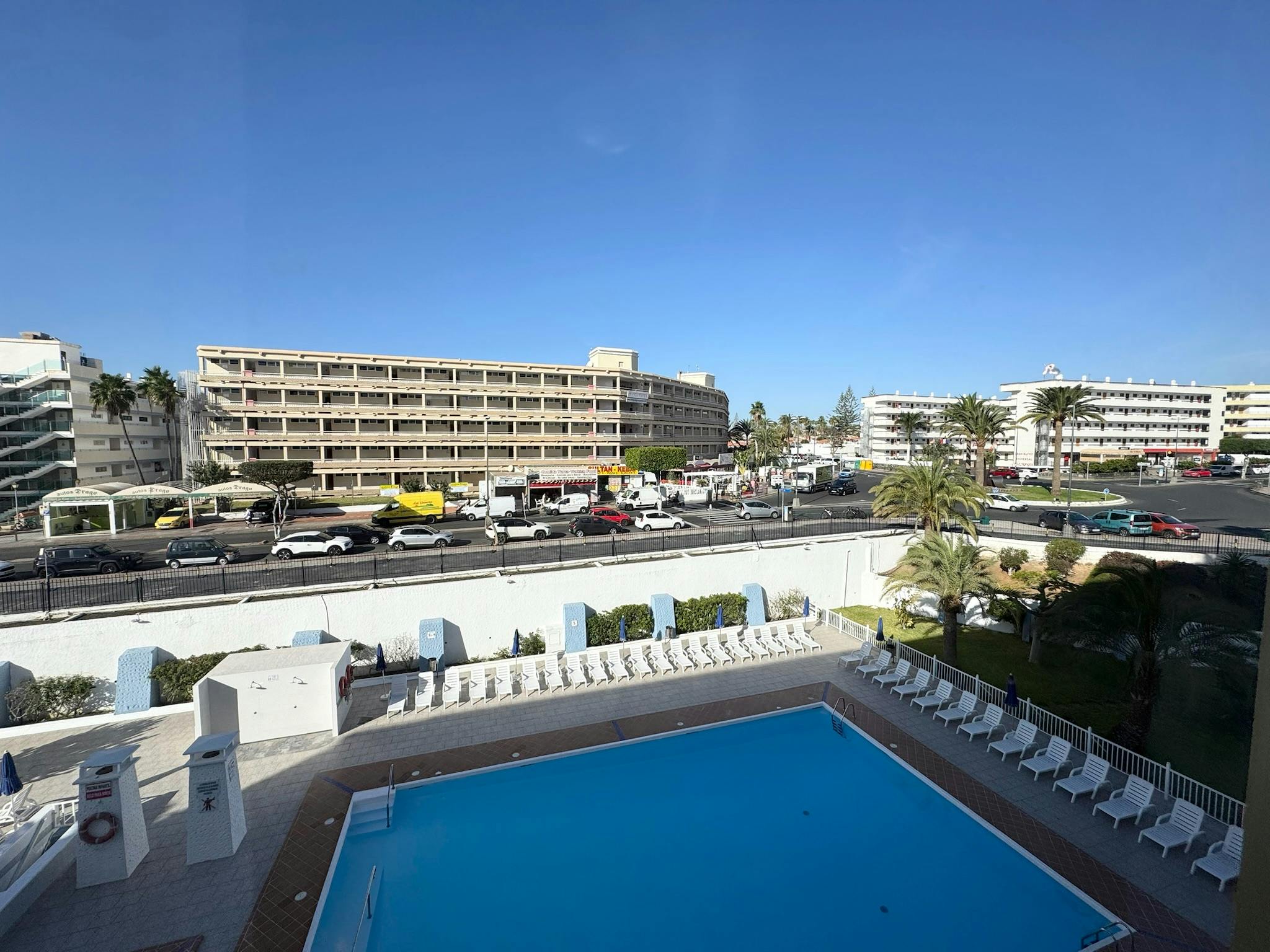 Квартира сдается в аренду за 1 100 € в месяц в San Bartolomé de Tirajana, Avenida de Bonn