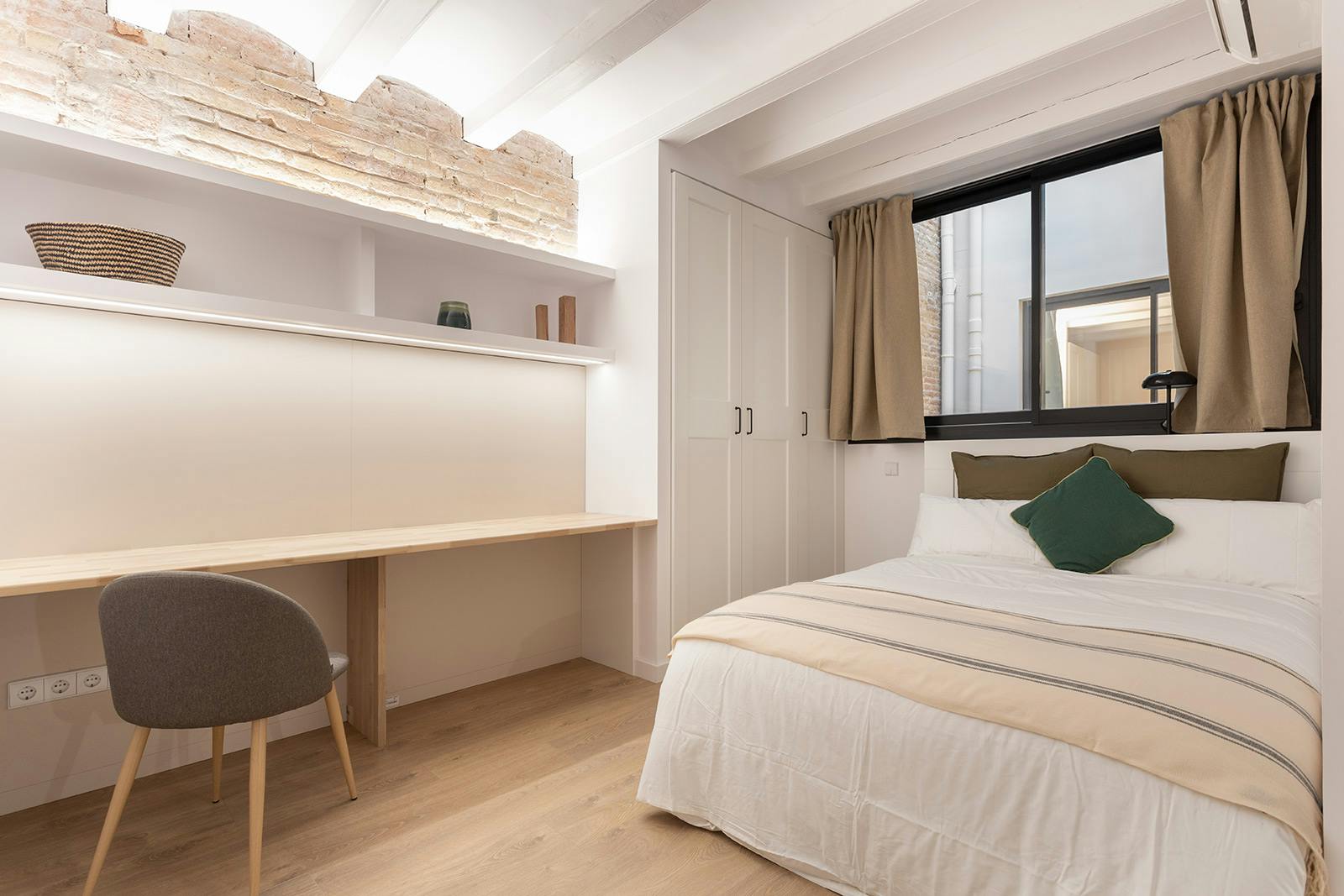 Carrer de l'Espanya Industrial, Barcelona preview