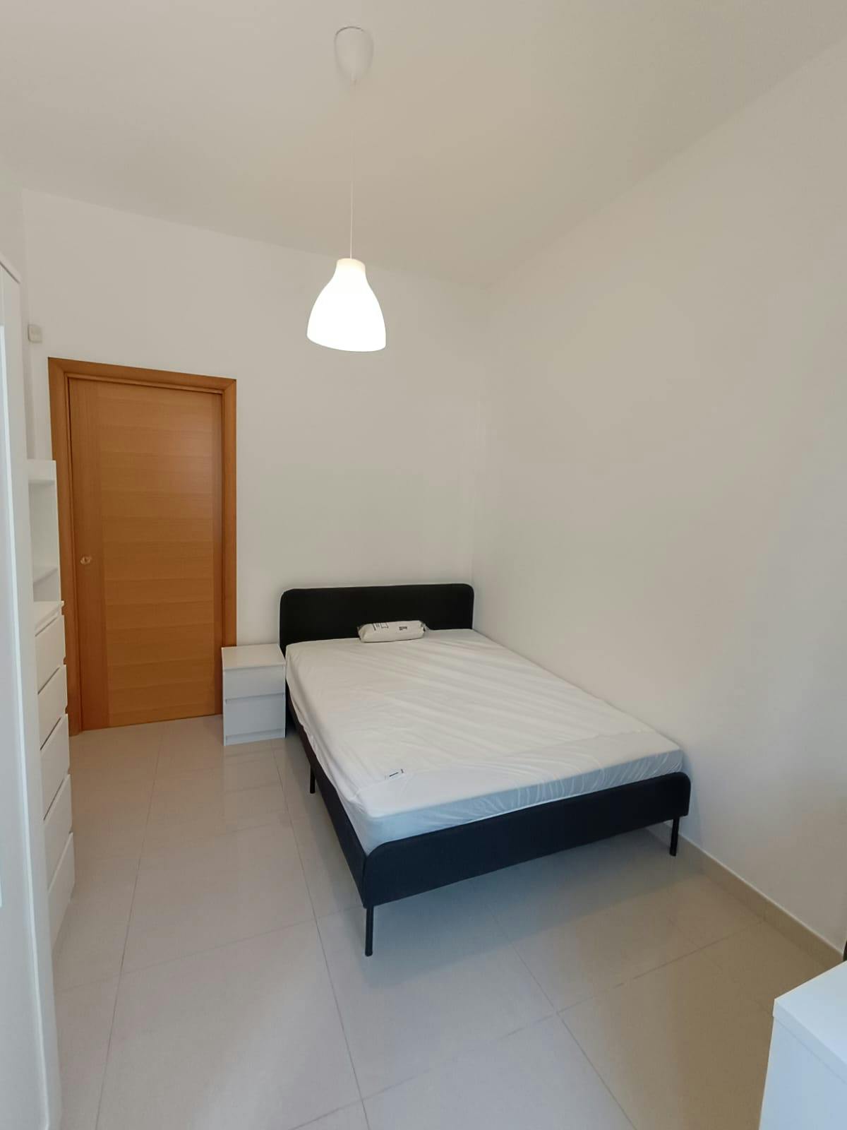 Private room for rent for €485 per month in Bari, Via Sergio Pansini