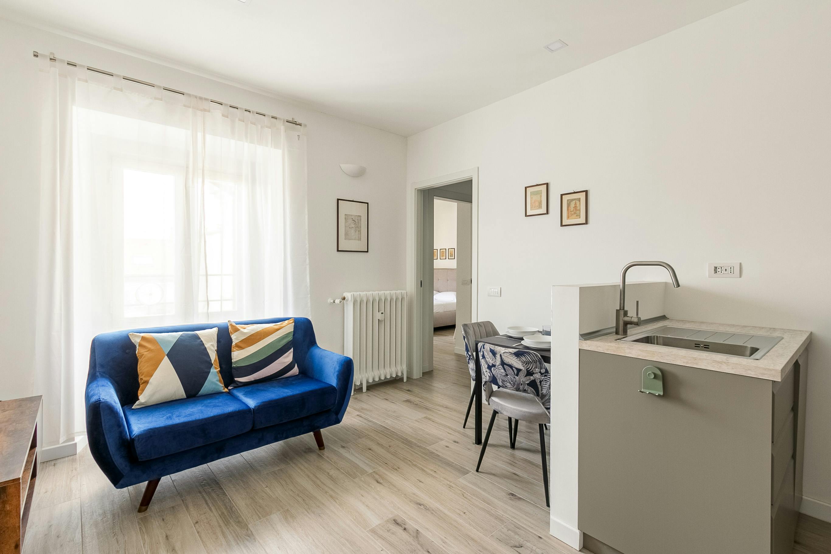 Apartment for rent for €2,600 per month in Milan, Via Alessandro Tadino
