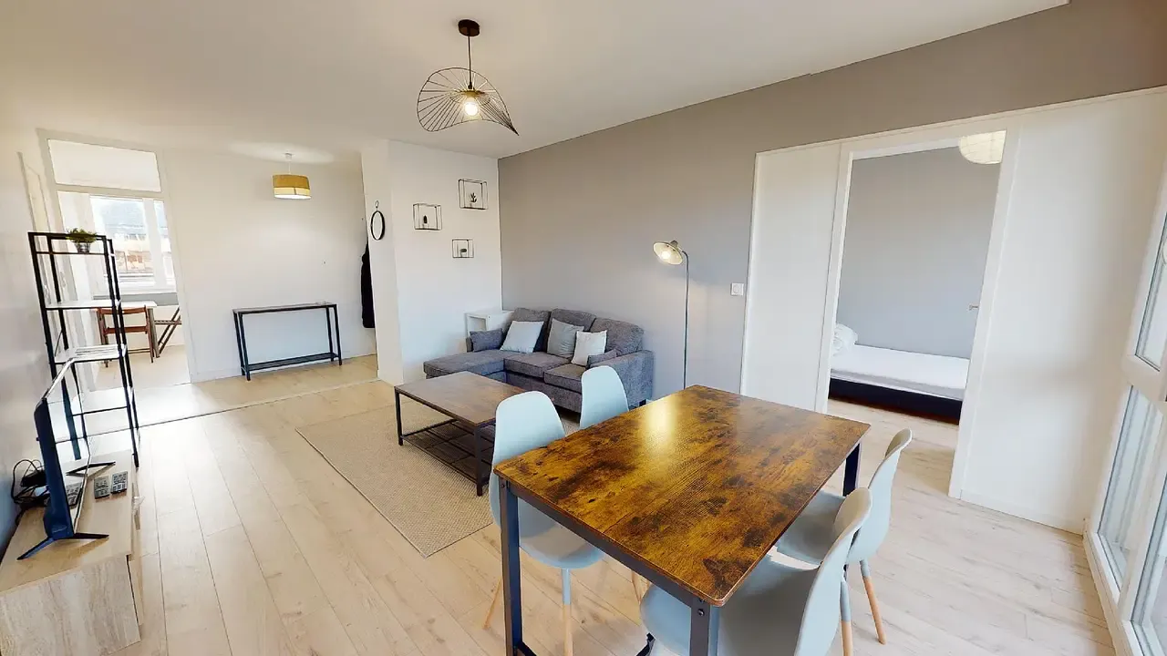 3-Bedroom Apartment in Rue Nicolas Roland, Reims (1617981) ROOM 1