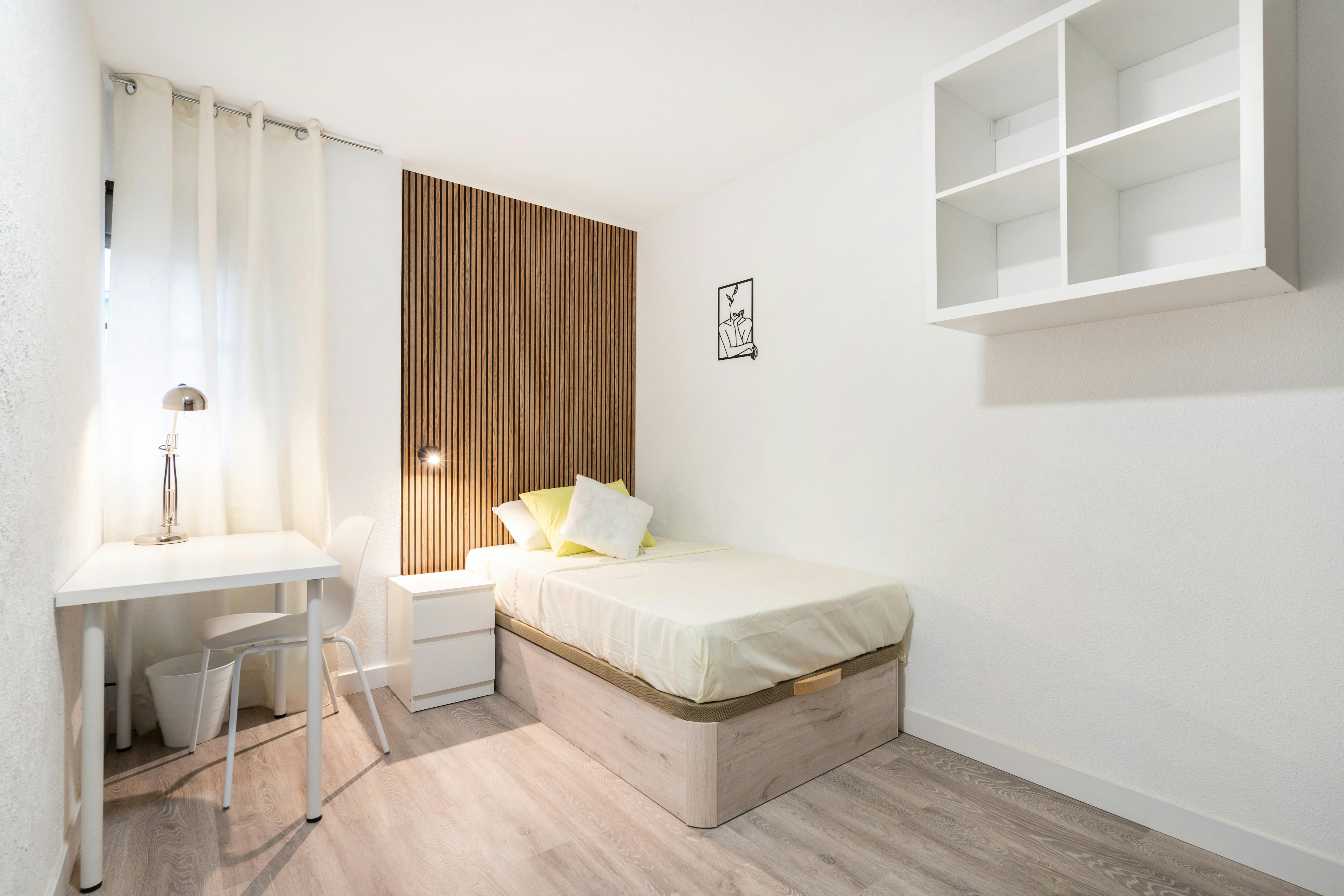 Private room for rent for €545 per month in Madrid, Calle Matilde Hernández