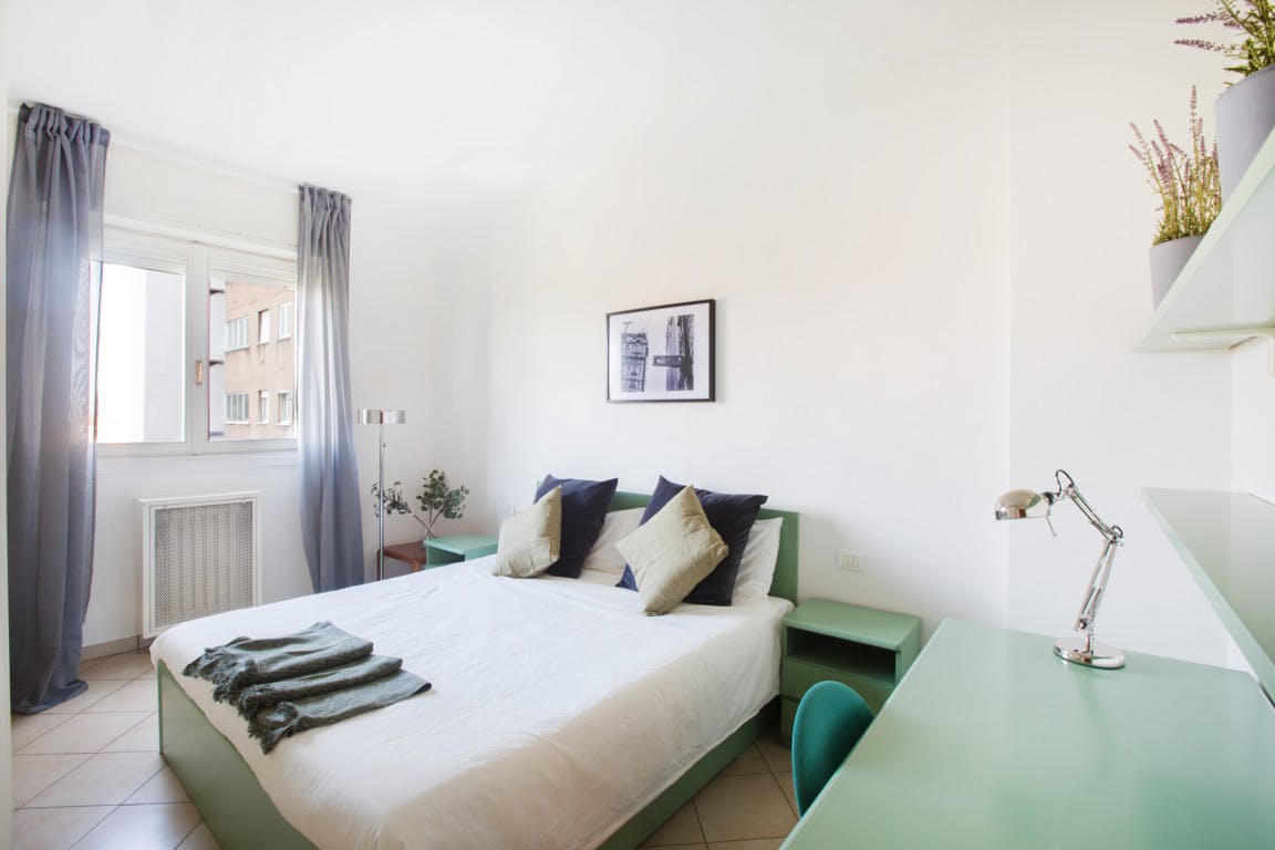 Via Federico Engels, Milan