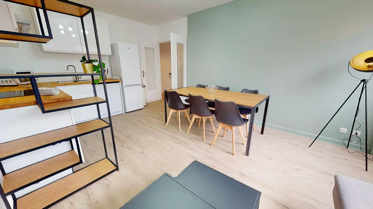 Private room for rent on Rue du Repos, Lyon - Plus