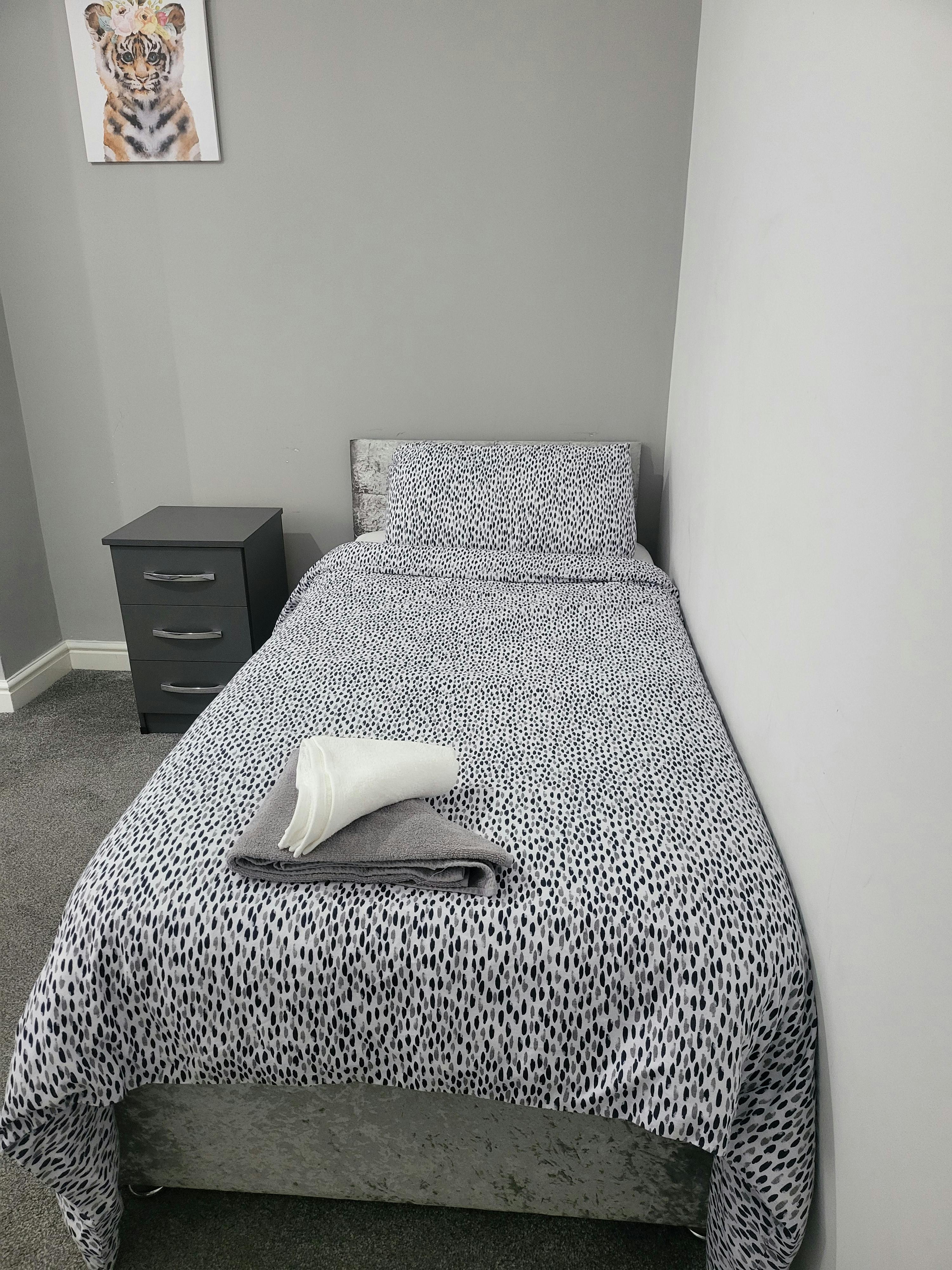 Apartment Merthyr Tydfil, 3 beds — photo 1