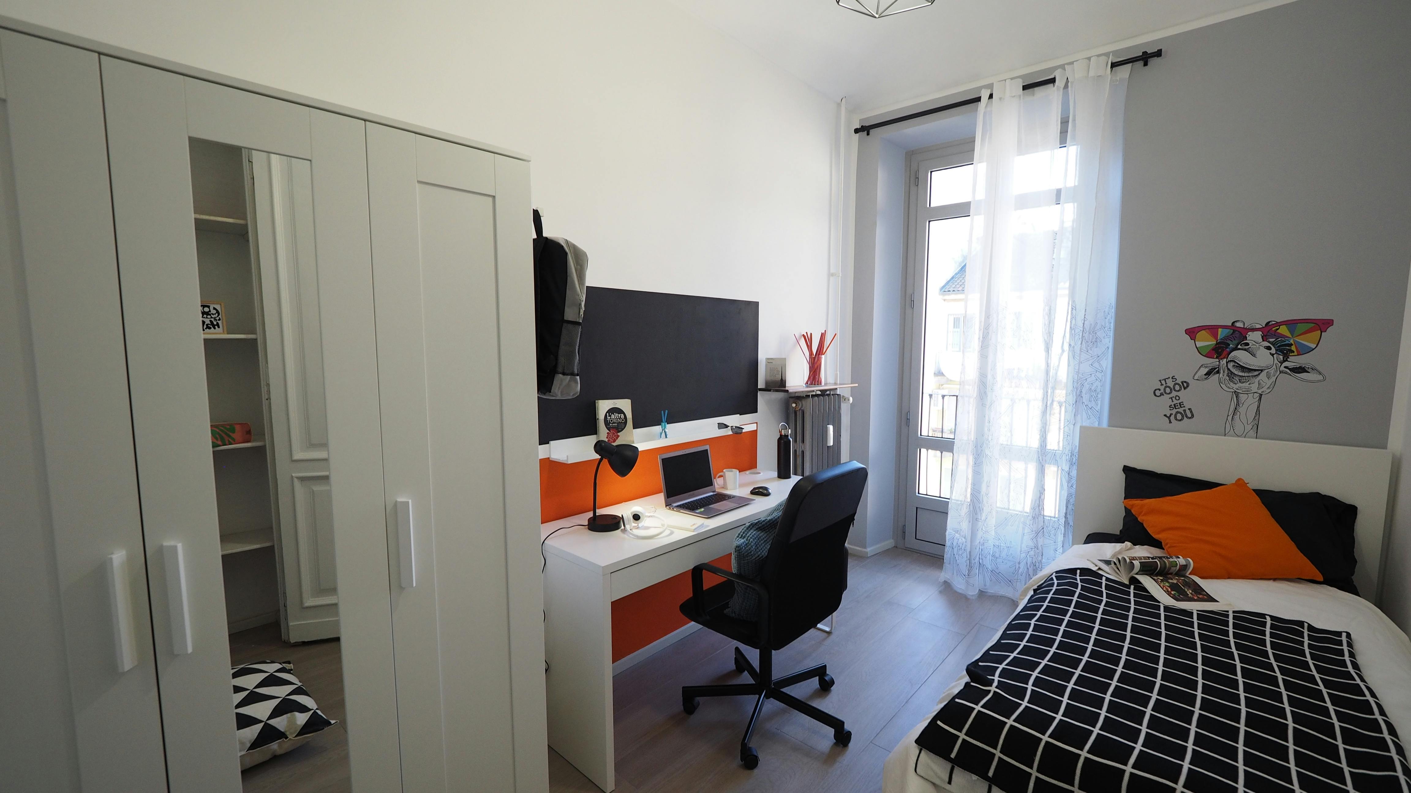 Private room in Via Sagliano Micca, Turin (1618403) room image 8