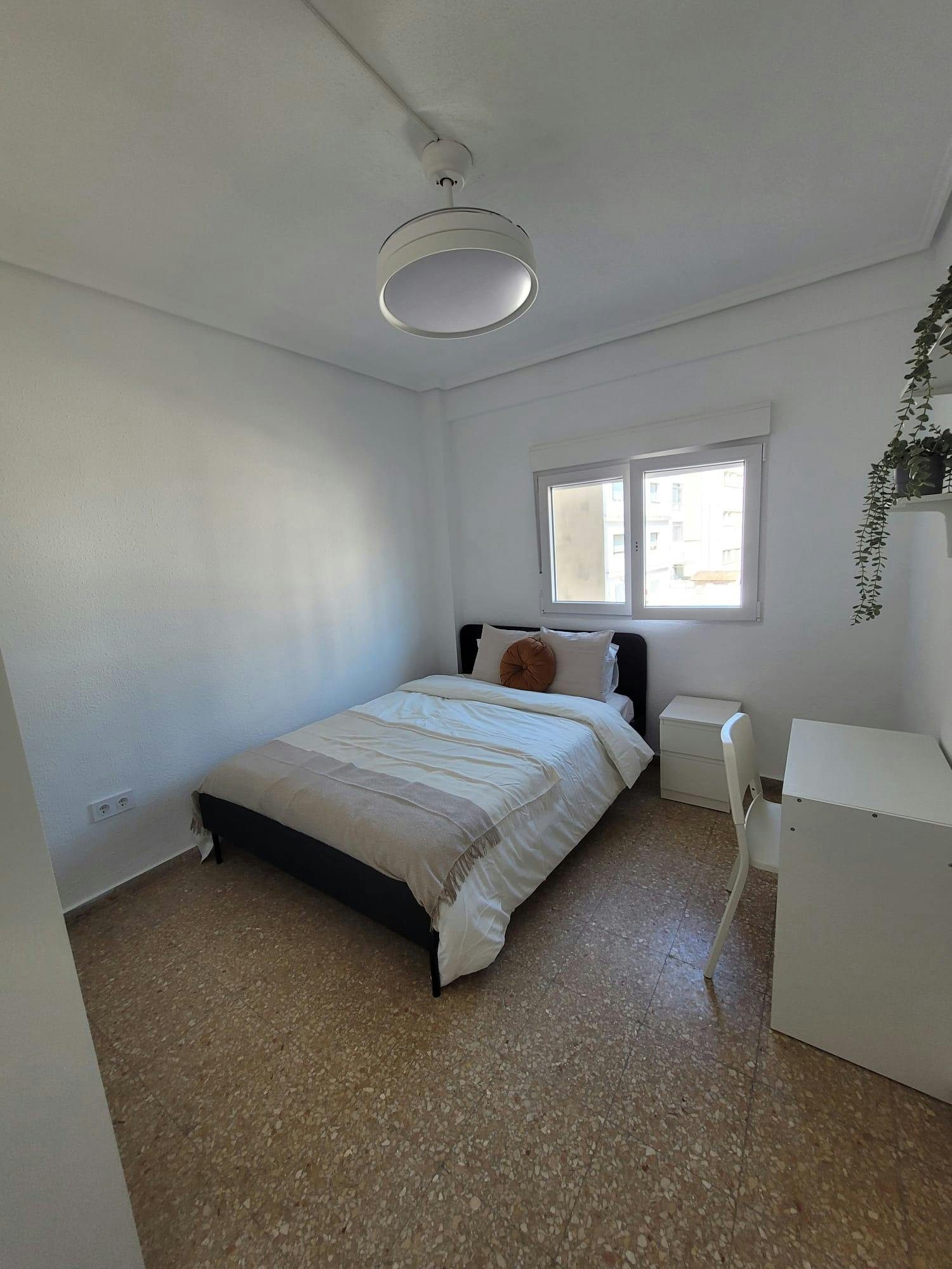 Single room Torrent, 1 bed, 10m² — photo 3