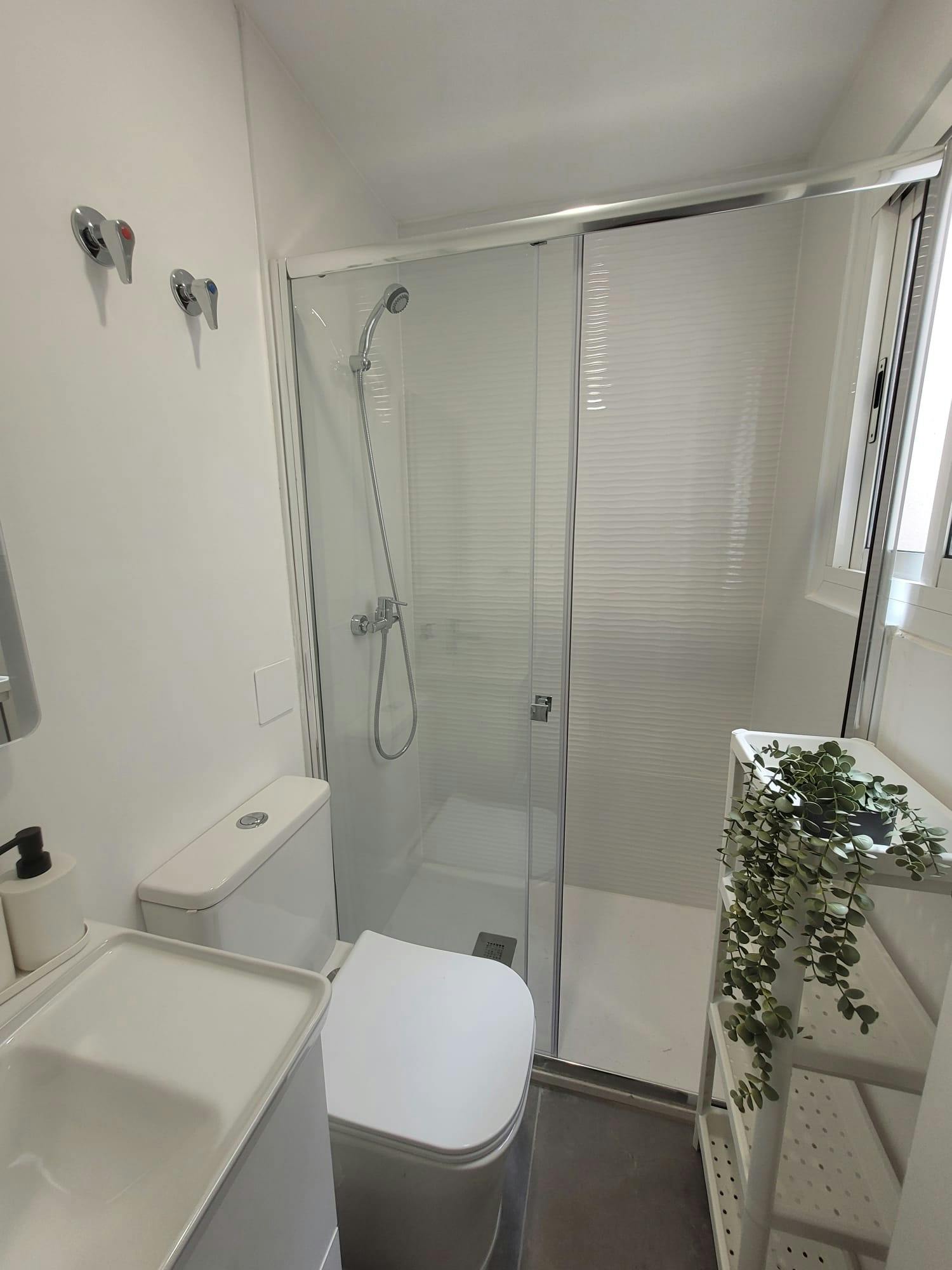 Single room Torrent, 1 bed, 10m² — photo 1