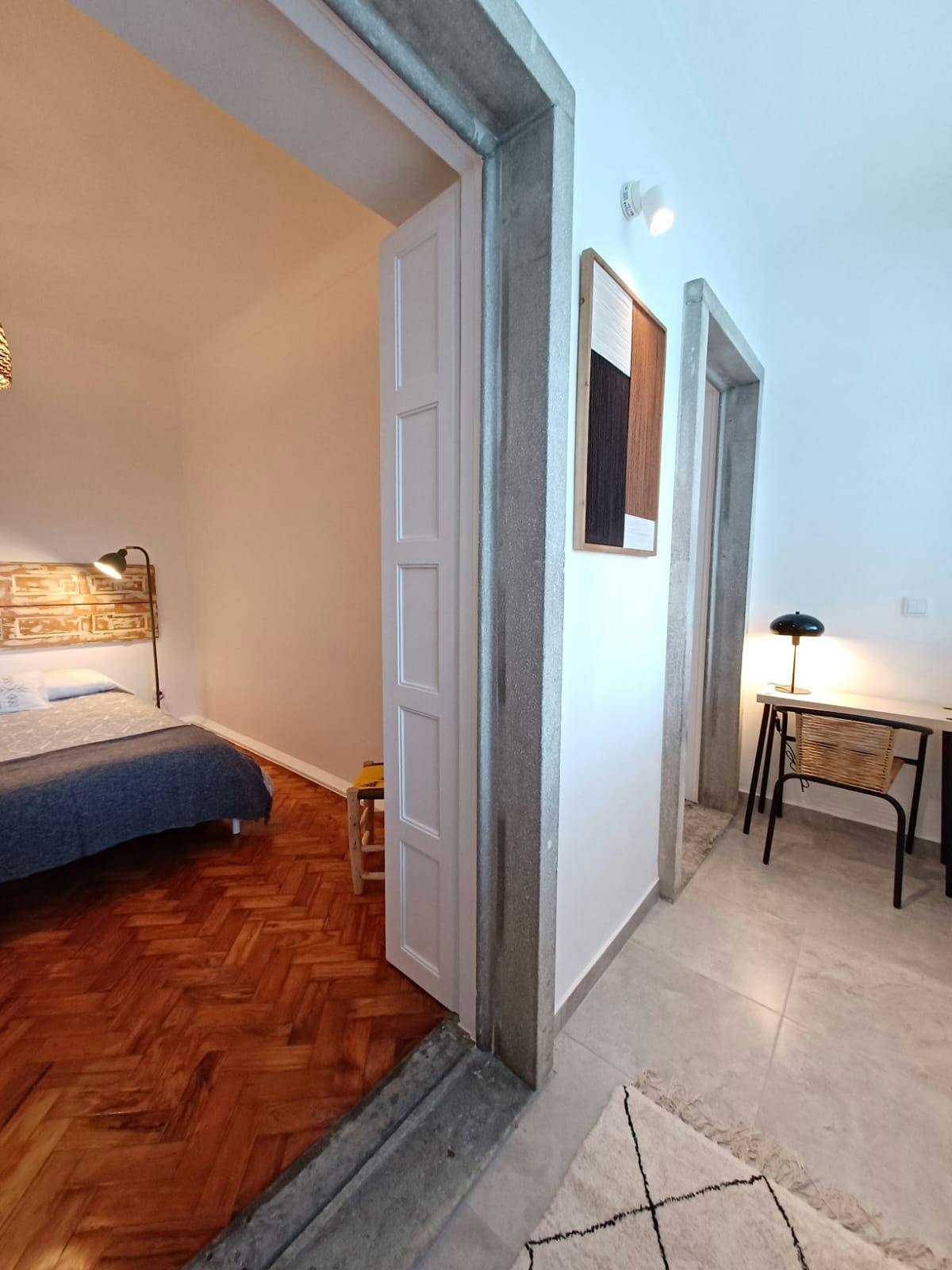 Studio for rent for €1,100 per month in Lisbon, Avenida da Igreja