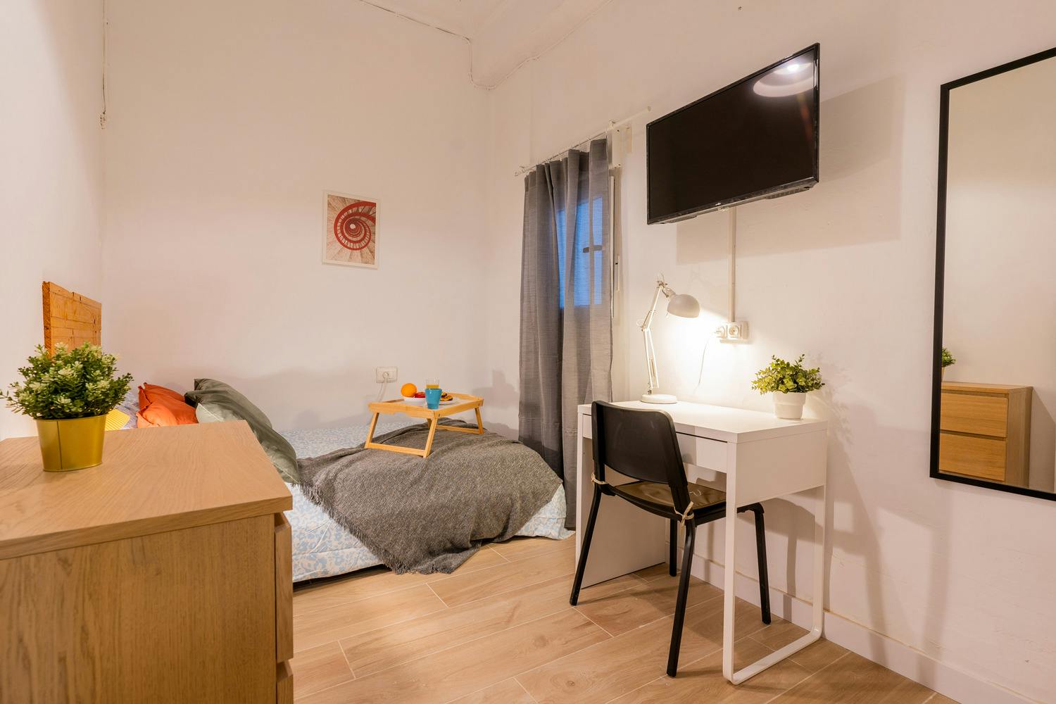 Habitación privada en alquiler por 370 € al mes en Valencia, Carrer d'Honorat Juan