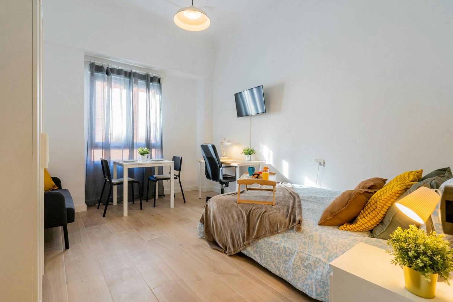 Private room for rent for €500 per month in Valencia, Carrer d'Honorat Juan