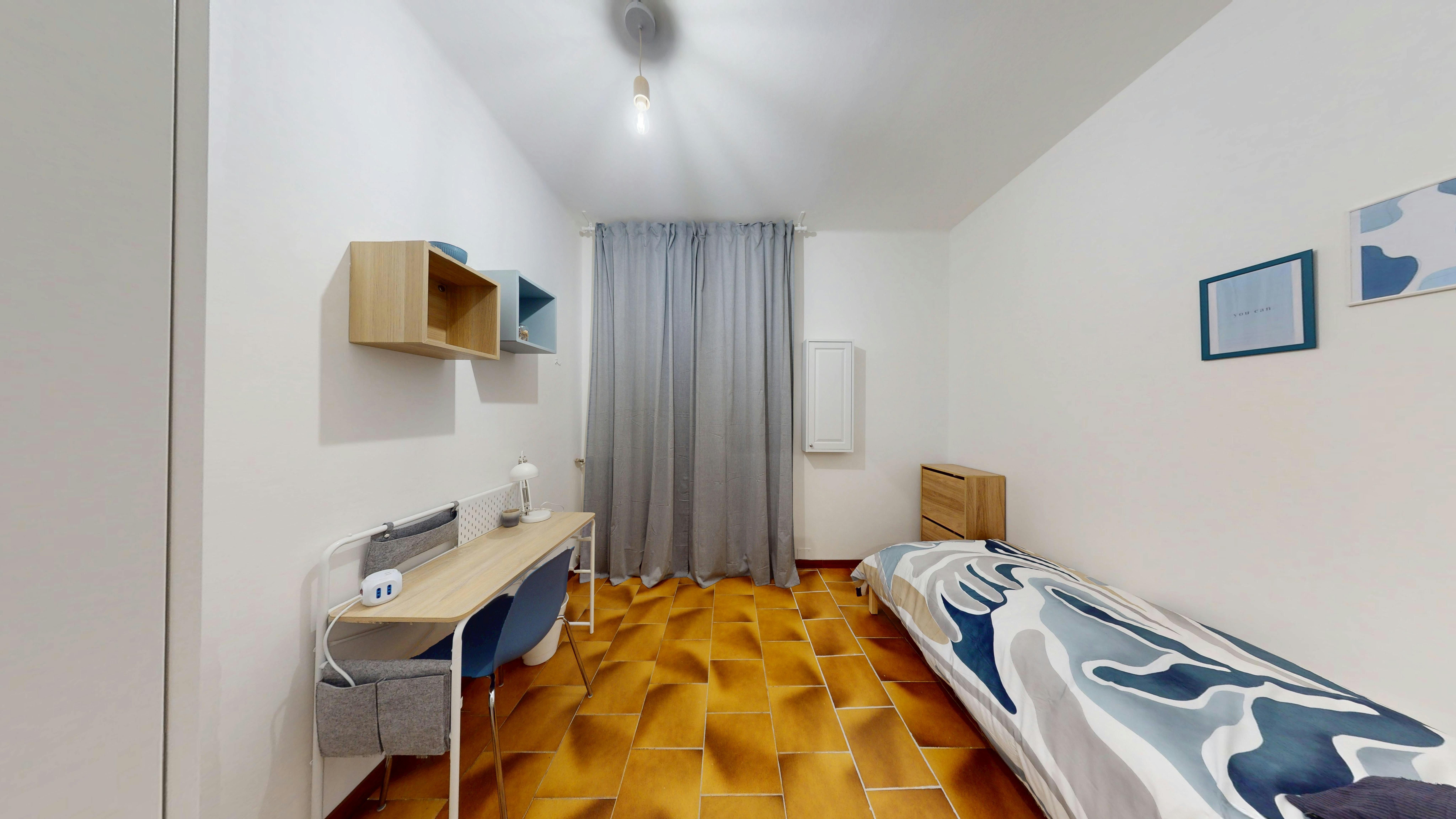 Via Abruzzo, Bologna