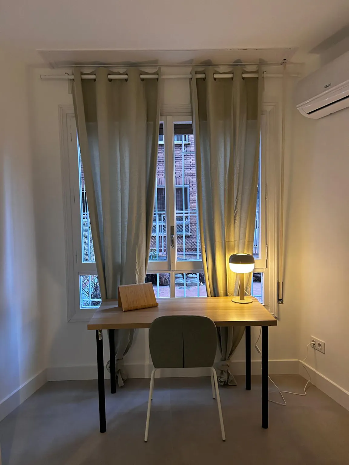 Private room in Calle Alcalá, Madrid (1618734) ROOM 1