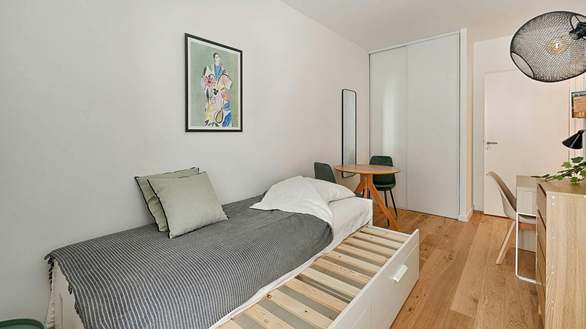 Private room for rent on Rue Dareau, Paris - Plus