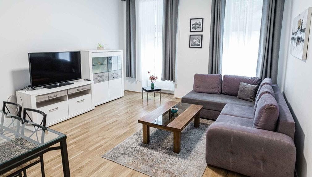 Apartment for rent for €1,399 per month in Vienna, Währinger Gürtel