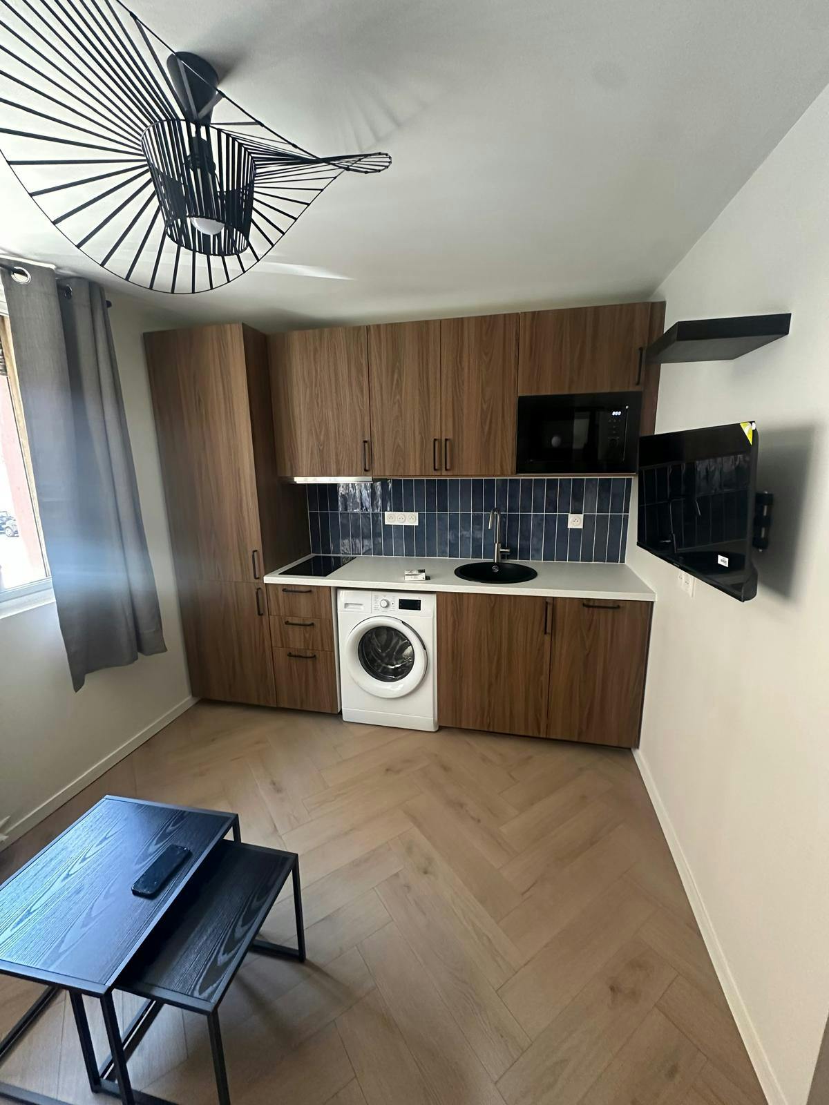 Studio for rent for €1,600 per month in Paris, Rue Duroc