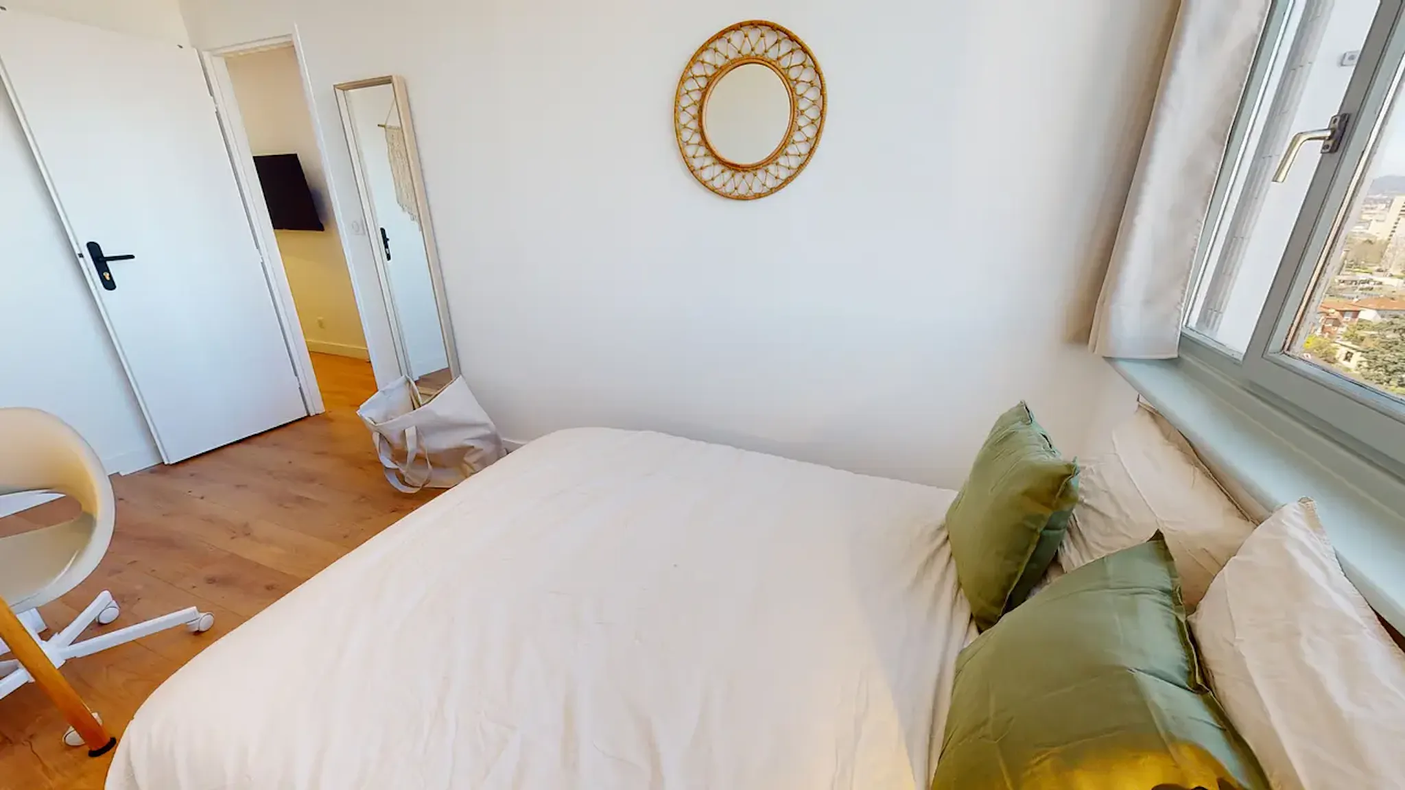 Rue Edouard Branly, Bron preview