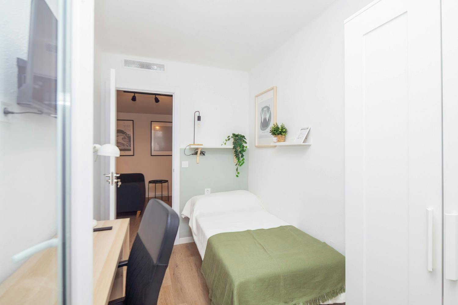 Carrer de les Illes Canàries, Valencia Valencia