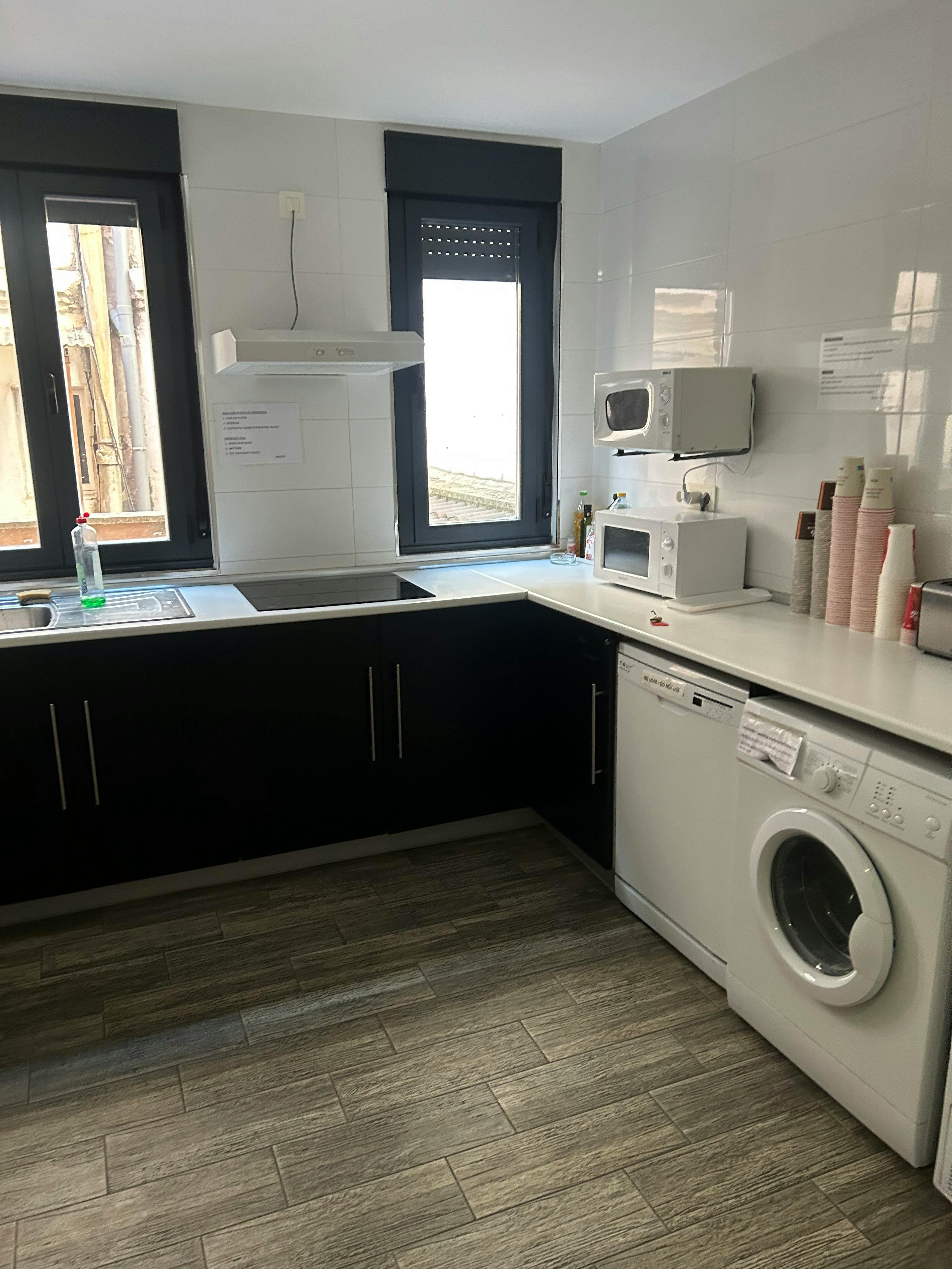Single room León, 1 bed, 12m² — photo 1