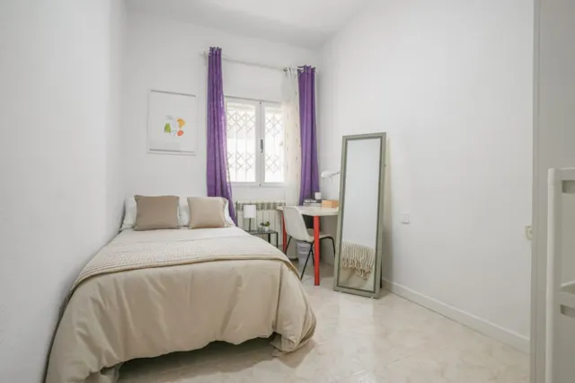 Private room in Calle de los Sagrados Corazones, Madrid (1619044) room image 6