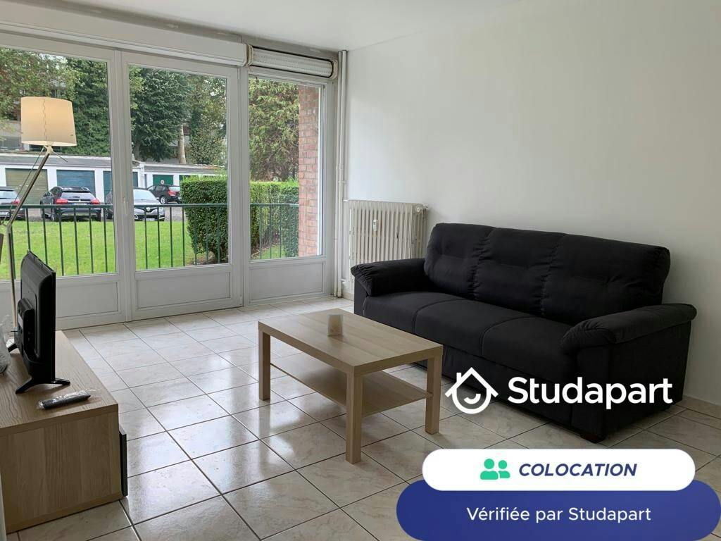 Private room for rent on Rue Vantroyen, Lille