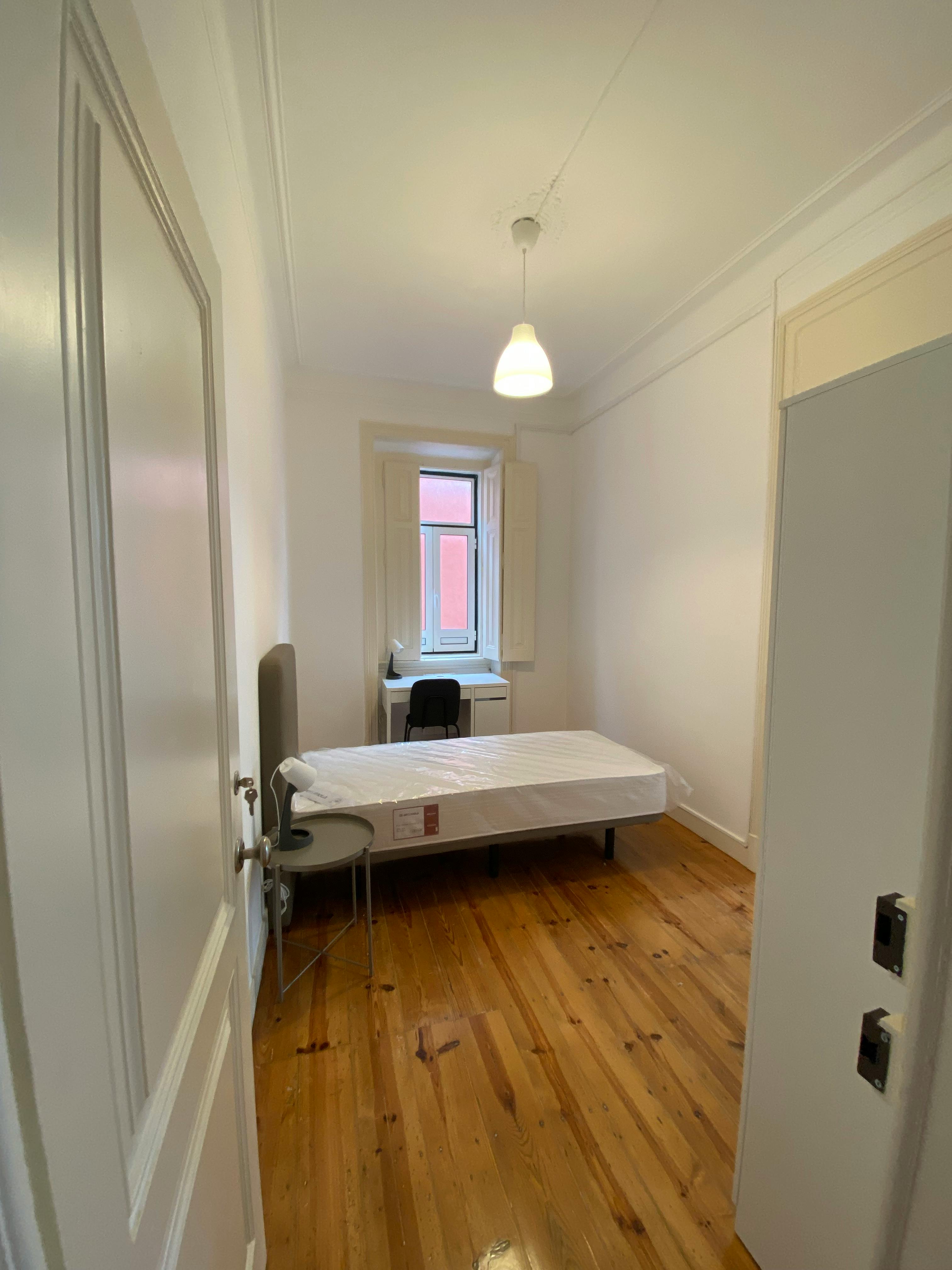 Single room Lisbon, 1 bed, 10m² — photo 10