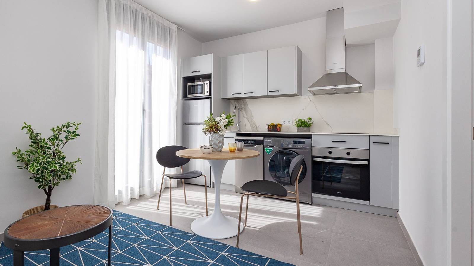 Apartment Valencia, 1 bed, 11m² — photo 1