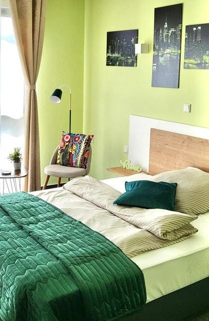 Apartment for rent for €2,350 per month in Rosbach vor der Höhe, Carl-Benz-Straße