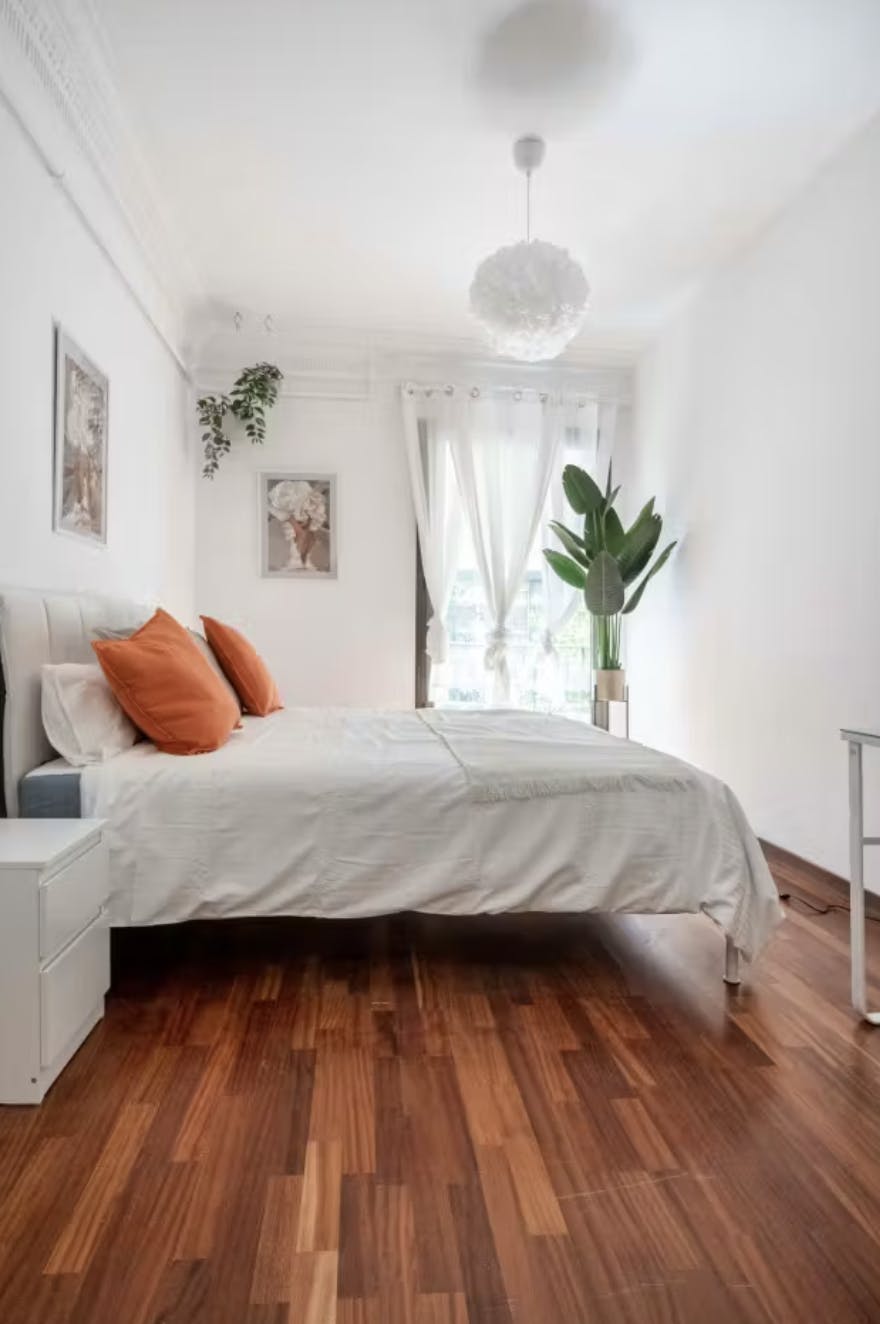 Private room for rent for €950 per month in Barcelona, Carrer de Muntaner